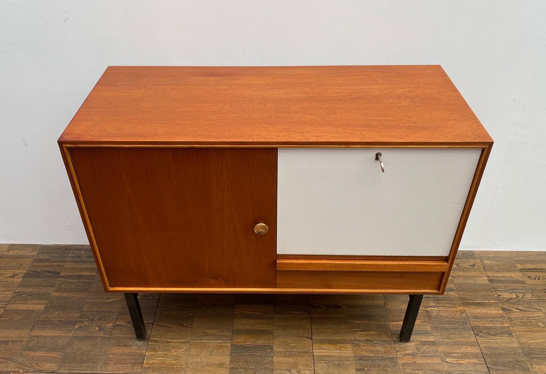 Mid-Century Modern  Italian Teak Sideboard, 1960s In Good Condition In Brussels, BE