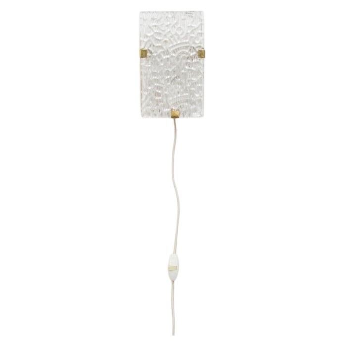 Mid-Century Italian Toso-Style Cast Glass & Brass Wall Sconce For Sale