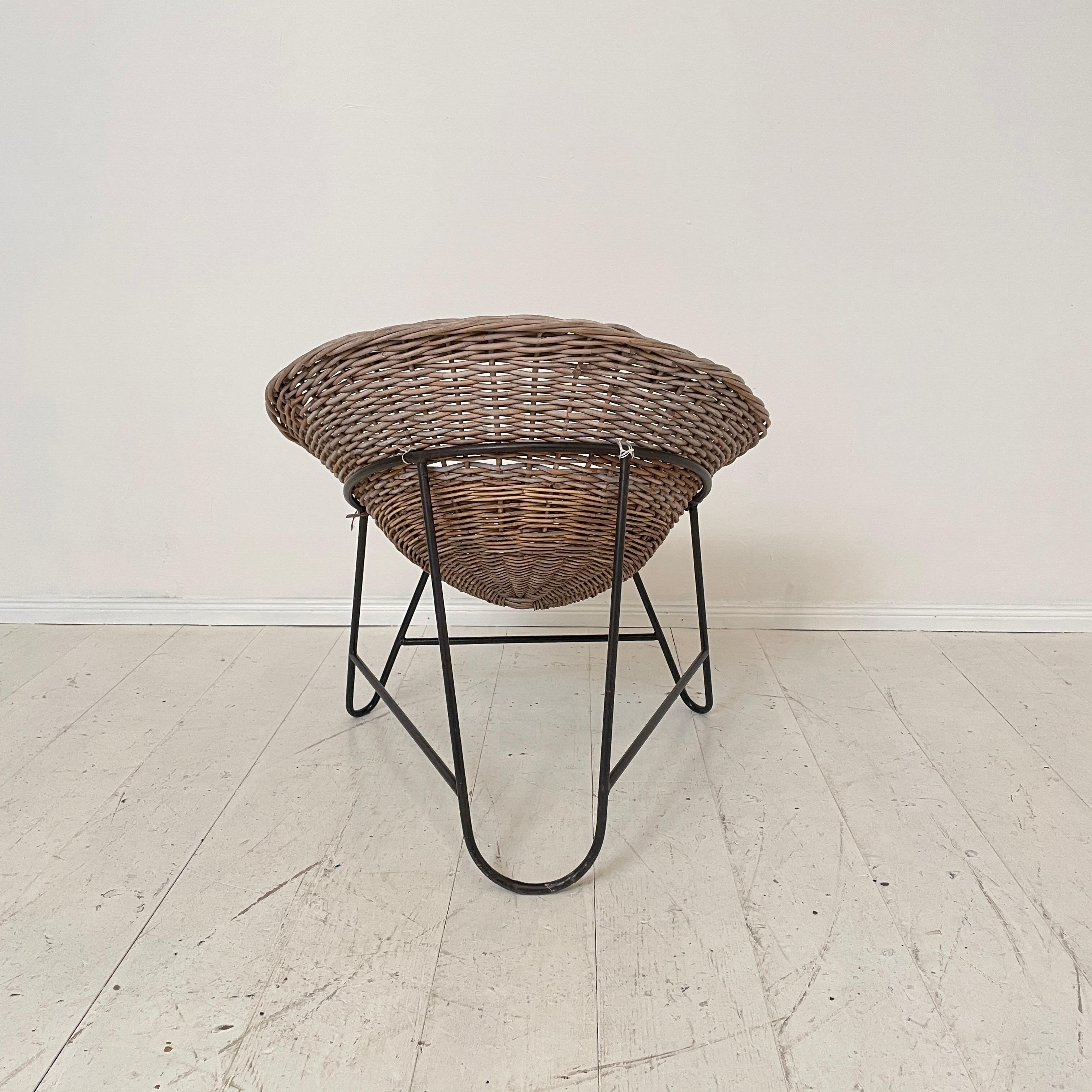 Mid Century Italian Tripod Lounge Basket Chair Style of Roberto Mango, 1950s 3