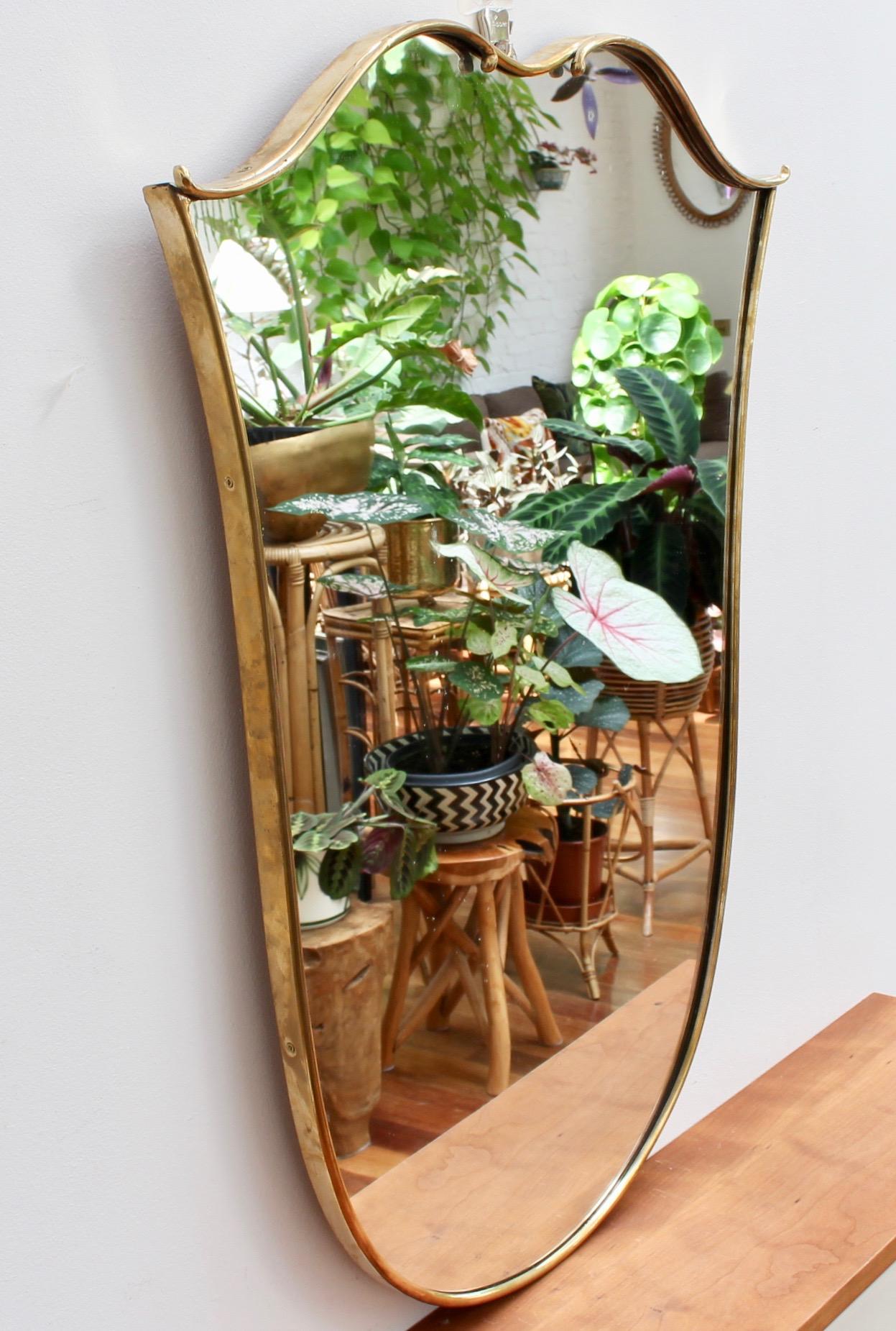 Midcentury Italian Tulip-Shaped Wall Mirror with Brass Frame, circa 1950s 5