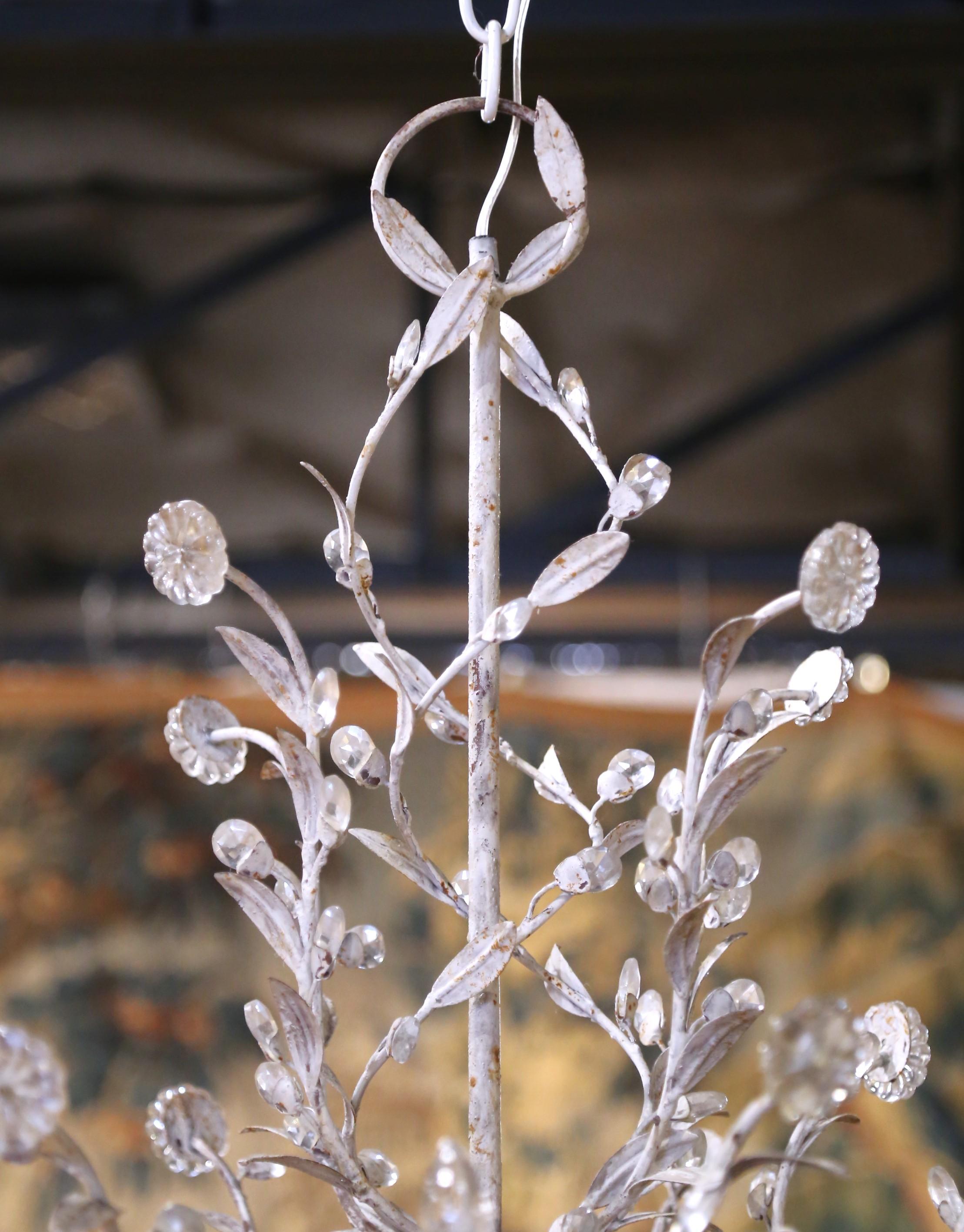 Lampadario italiano a dodici luci con fiori di cristallo del Medioevo in vendita 2