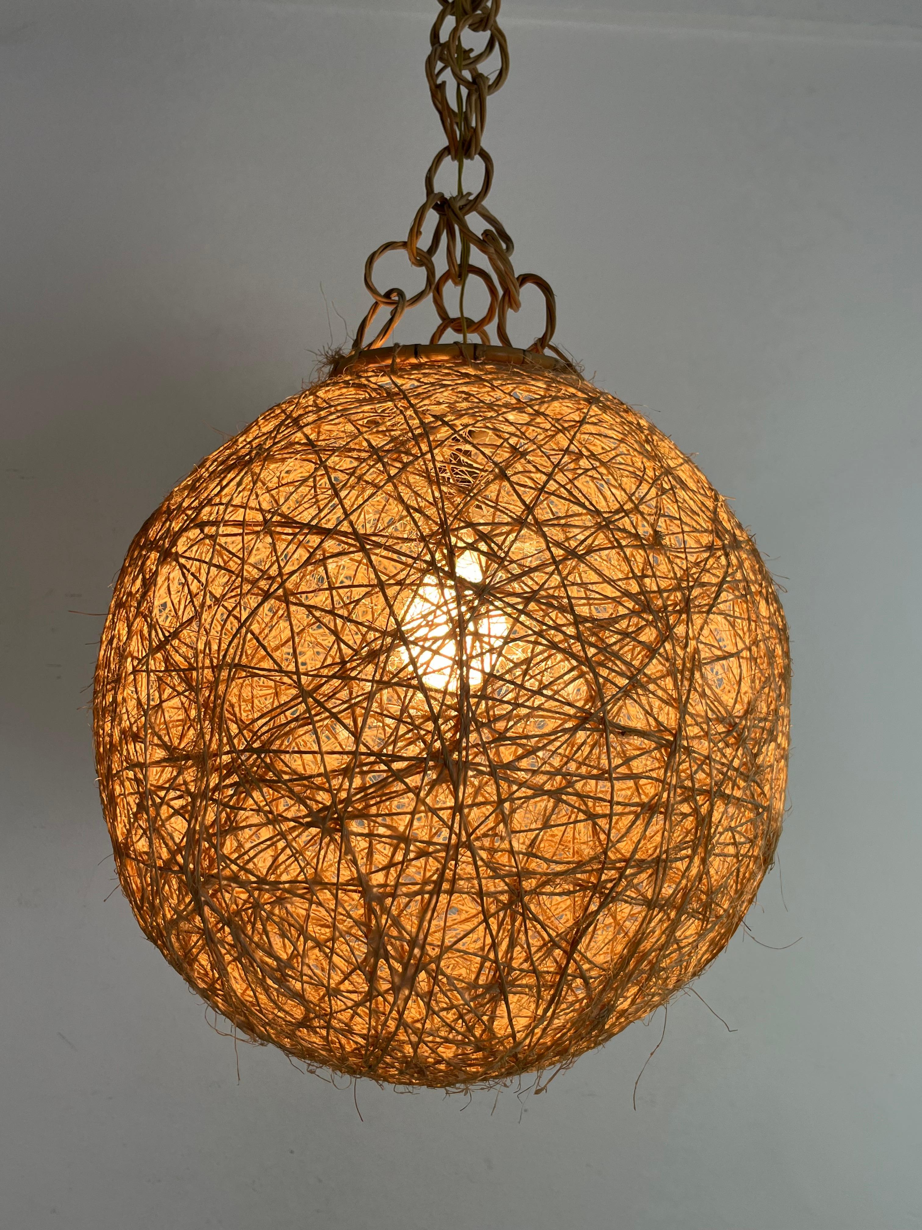 Italienischer Garn- und Rattan-Kronleuchter aus der Jahrhundertmitte, 1960er Jahre im Angebot 3