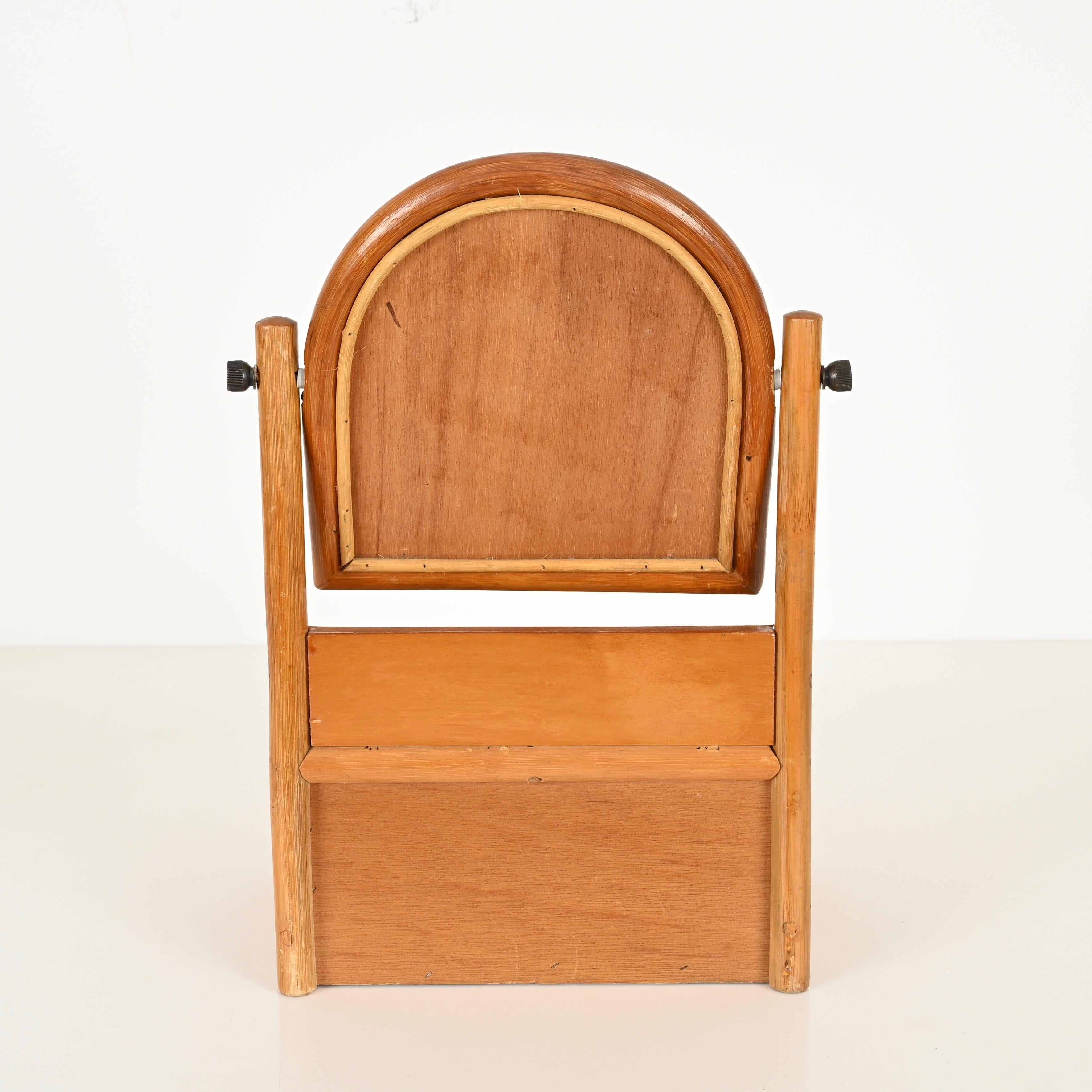 Miroir de table de toilette italien du milieu du siècle en bambou, rotin et laiton, années 1970 en vente 4