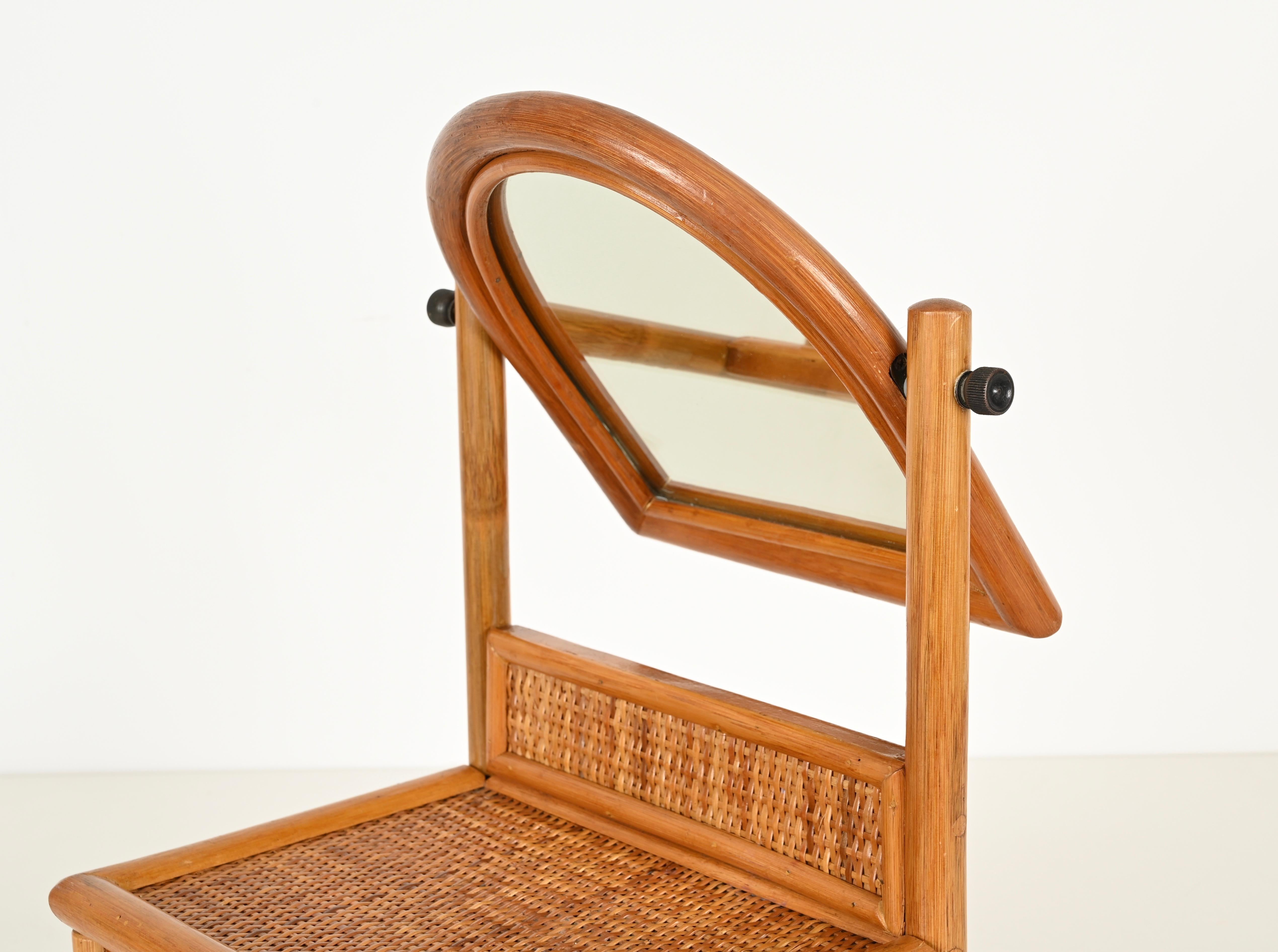 Miroir de table de toilette italien du milieu du siècle en bambou, rotin et laiton, années 1970 en vente 5