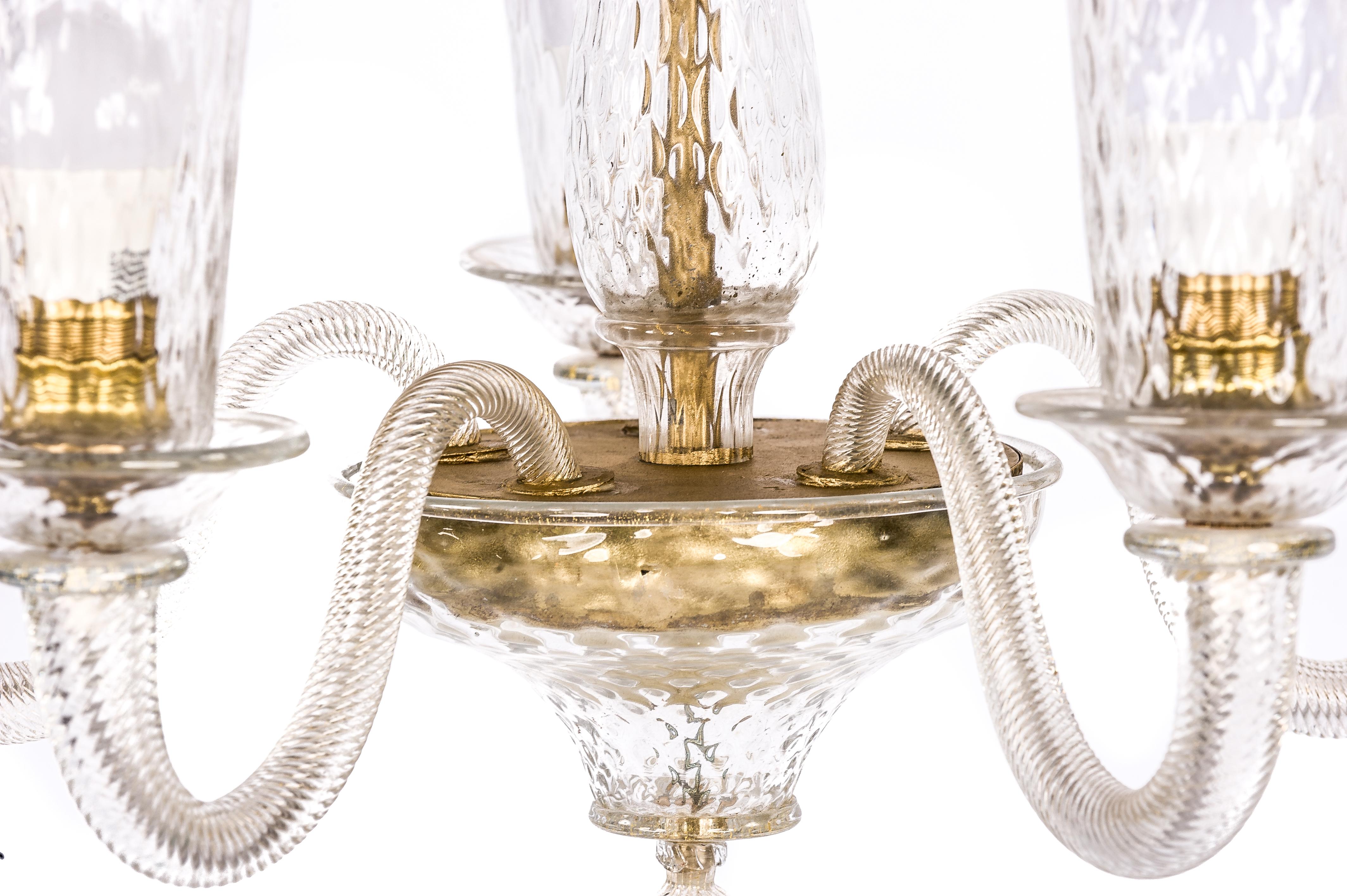 Mid-Century Italian Venetian Chandelier in Blown Murano Glass with Gold Flakes In Good Condition For Sale In Casteren, NL