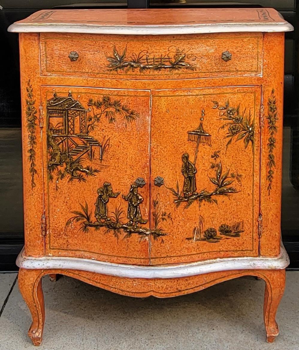 Mid-Century Italian Venetian Chinoiserie Gilt and Orange Cabinet In Good Condition For Sale In Kennesaw, GA