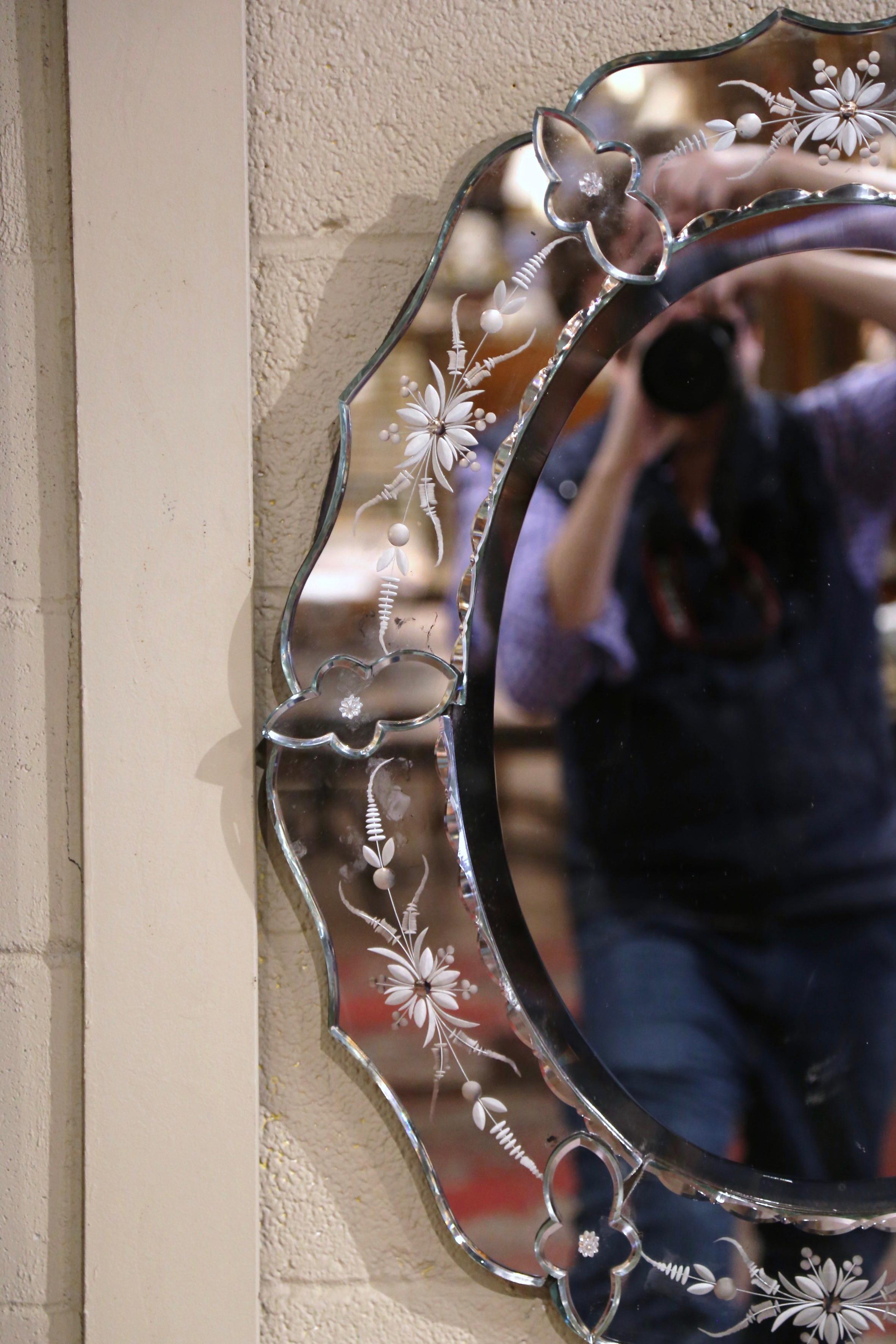 Midcentury Italian Venetian Oval Beveled Mirror with Painted Floral Etching In Excellent Condition For Sale In Dallas, TX