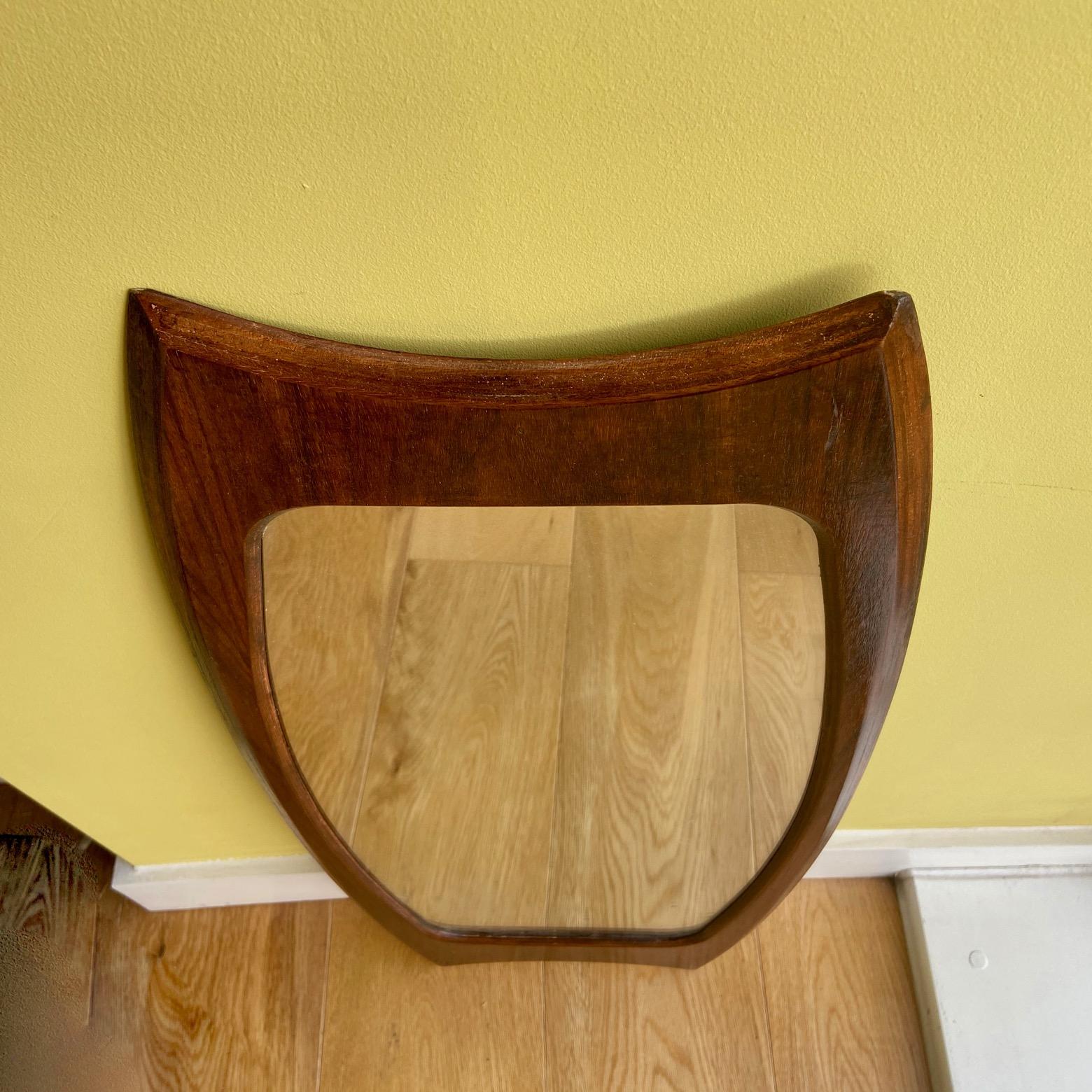 Mid-Century Italian Vertical Teak Wall Mirror by Franco Campo and Carlo Graffi In Good Condition For Sale In London, GB