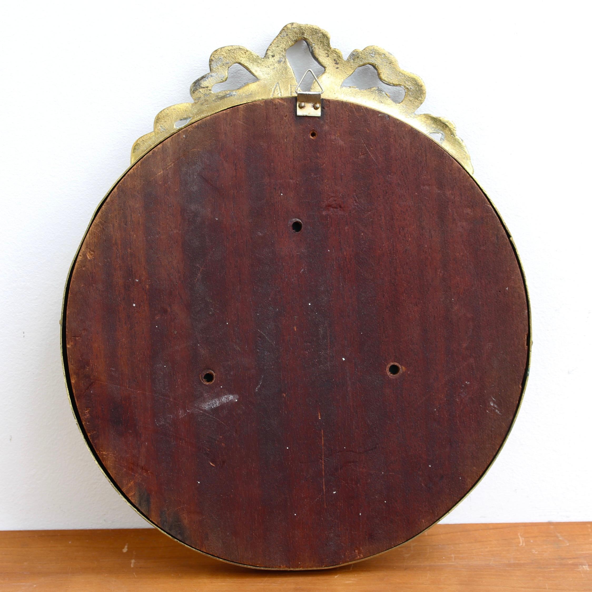 Mid-Century Italian Wall Mirror with Brass Frame and Ribbon Crest 'circa 1950s'  For Sale 6