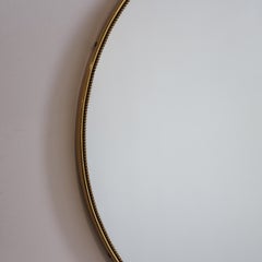 Specchio da parete italiano di metà secolo con cornice in ottone (circa anni '50)