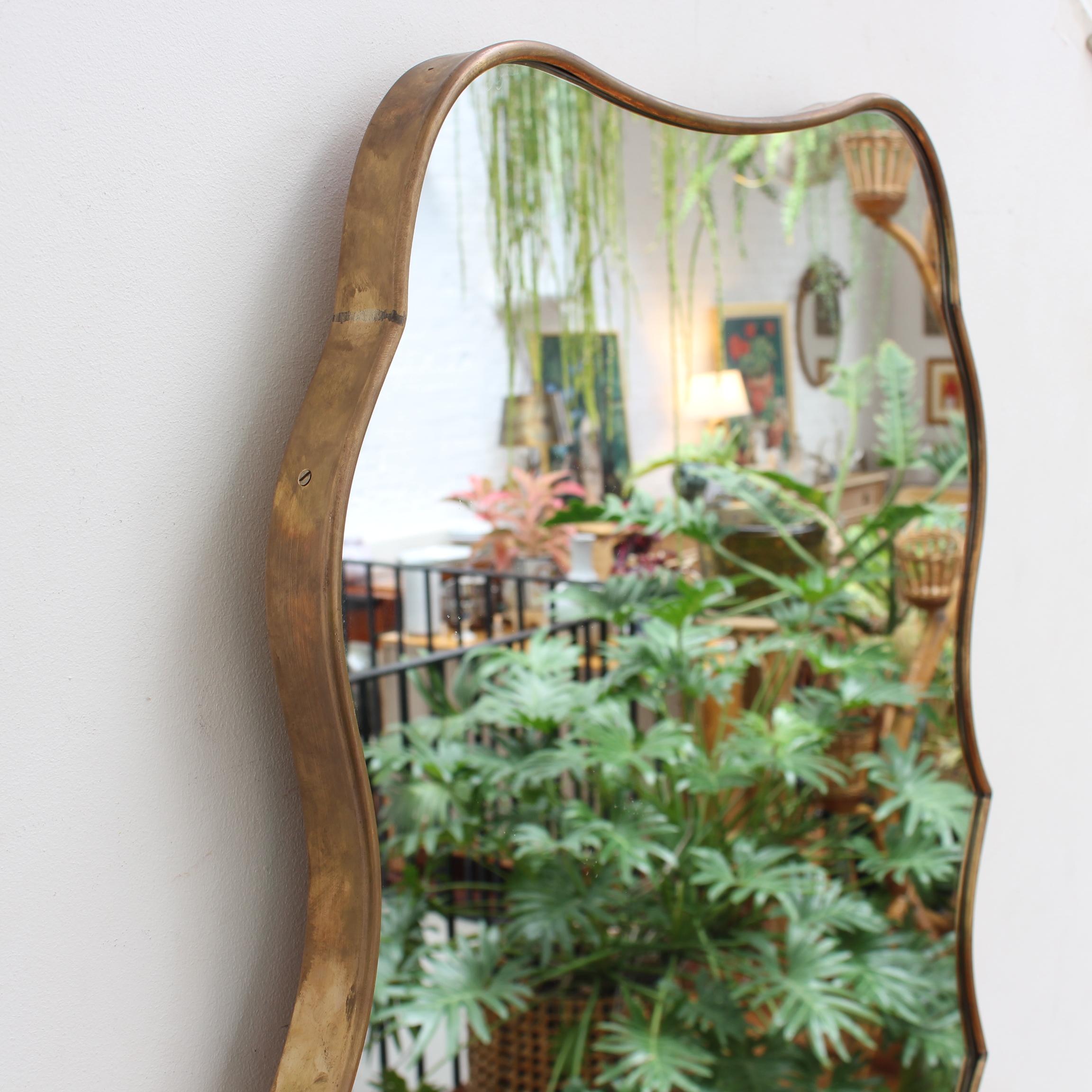 Mid-Century Italian Wall Mirror with Brass Frame (circa 1950s) In Good Condition For Sale In London, GB
