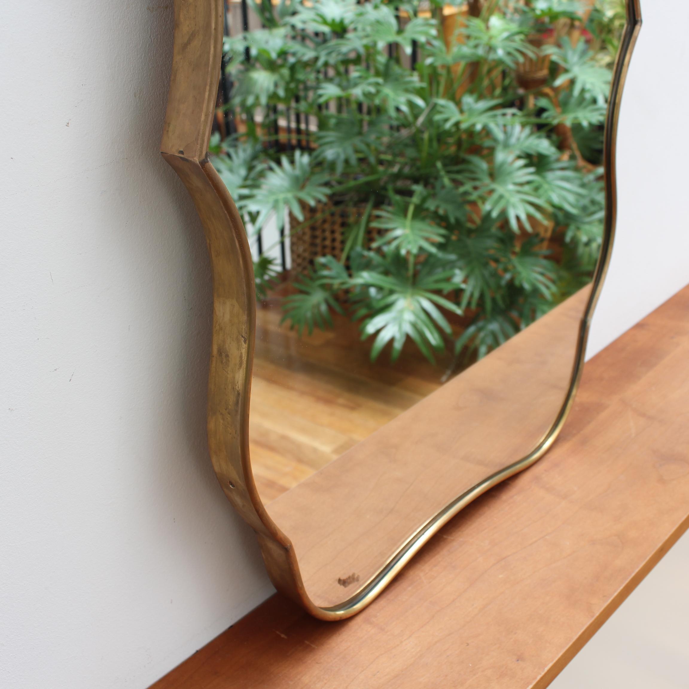 Mid-Century Italian Wall Mirror with Brass Frame (circa 1950s) For Sale 2