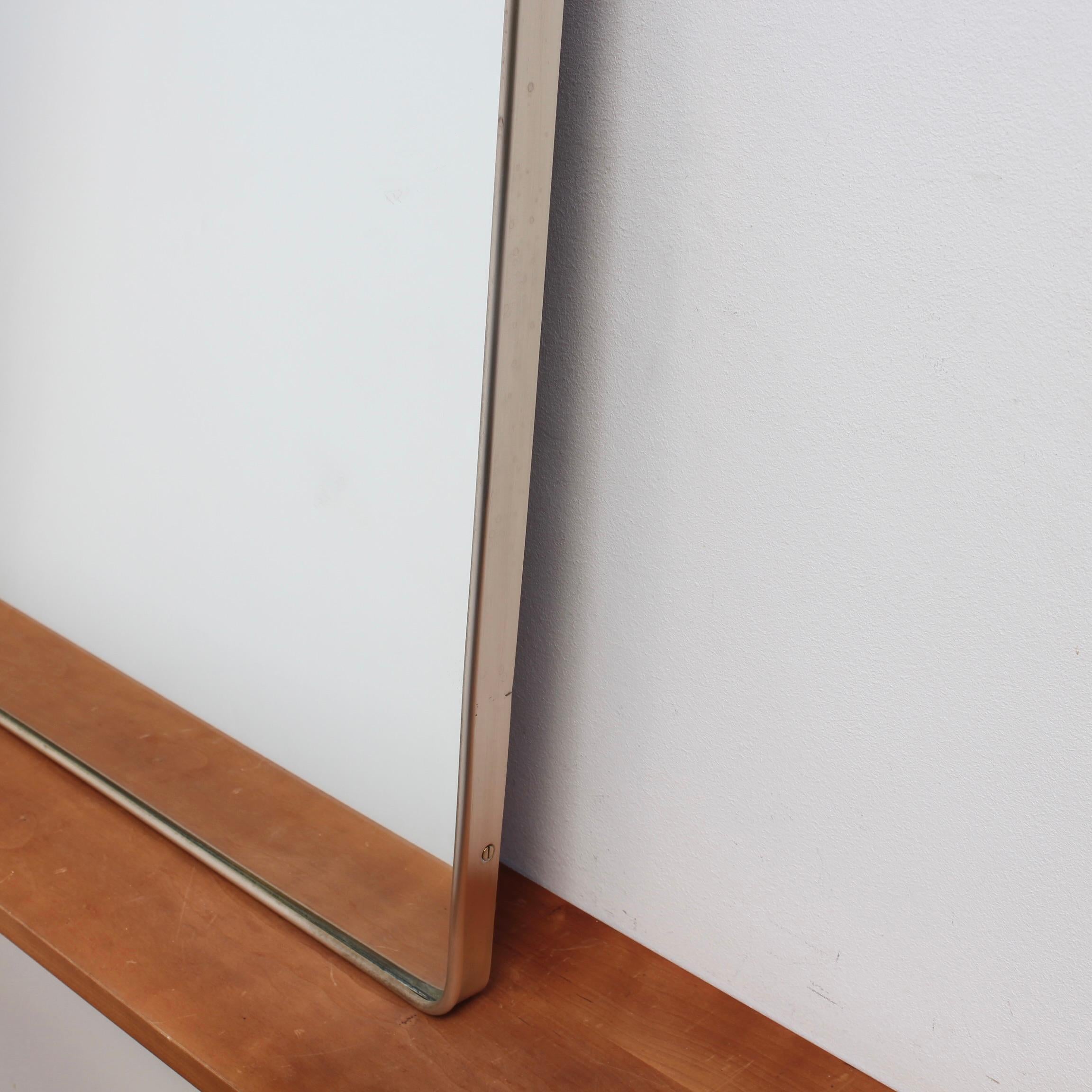 Mid-Century Italian Wall Mirror with Brass Frame (circa 1950s) - Large For Sale 7