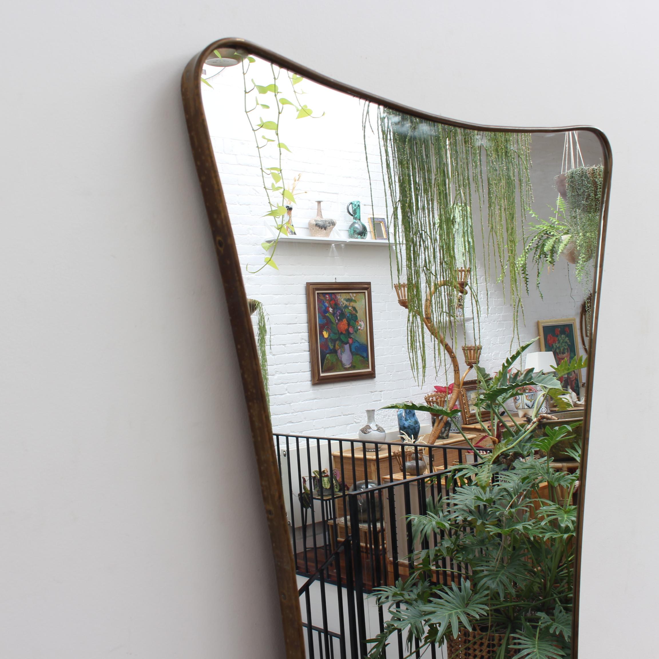 Mid-Century Italian Wall Mirror with Brass Frame (circa 1950s) - Large In Good Condition For Sale In London, GB