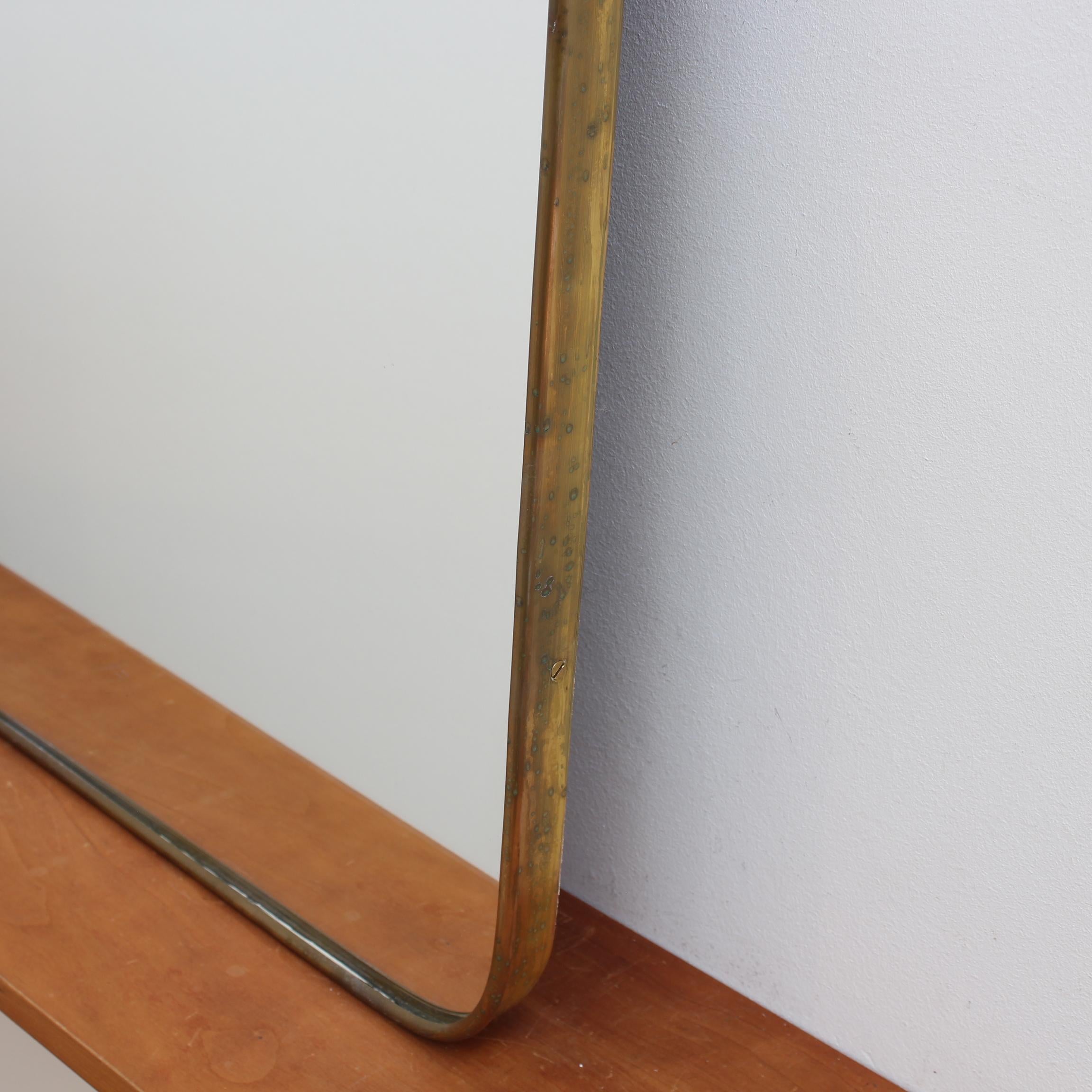 Mid-Century Italian Wall Mirror with Brass Frame (circa 1950s) - Large For Sale 3