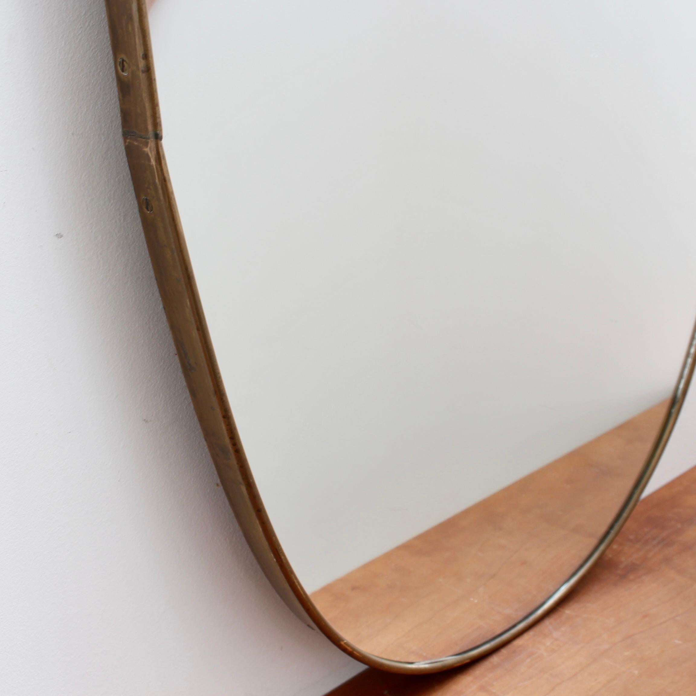 Mid-Century Italian Wall Mirror with Brass Frame (circa 1960s) For Sale 5
