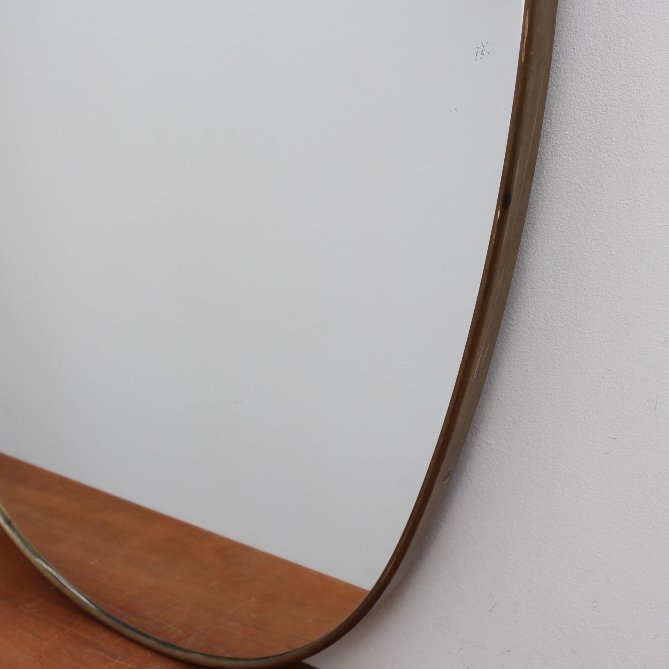 Mid-Century Italian Wall Mirror with Brass Frame (circa 1960s) For Sale 6