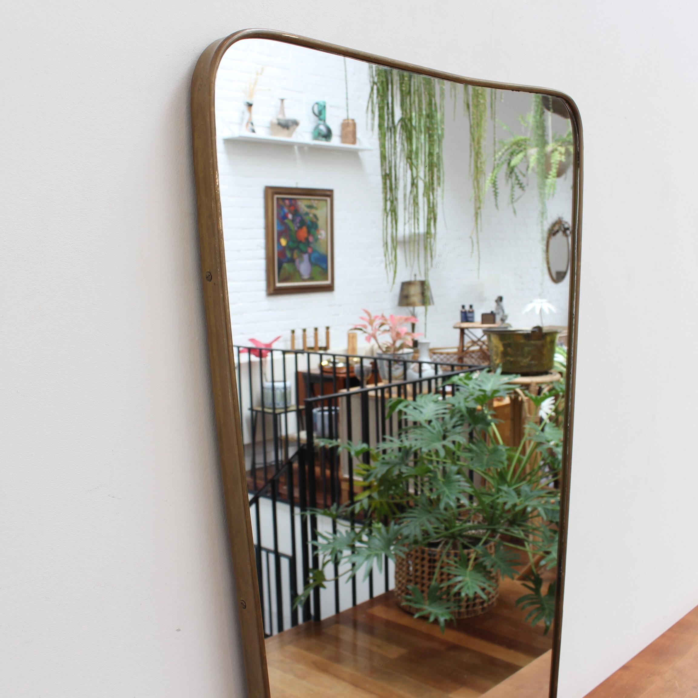 Mid-Century Italian Wall Mirror with Brass Frame (circa 1960s) In Good Condition For Sale In London, GB