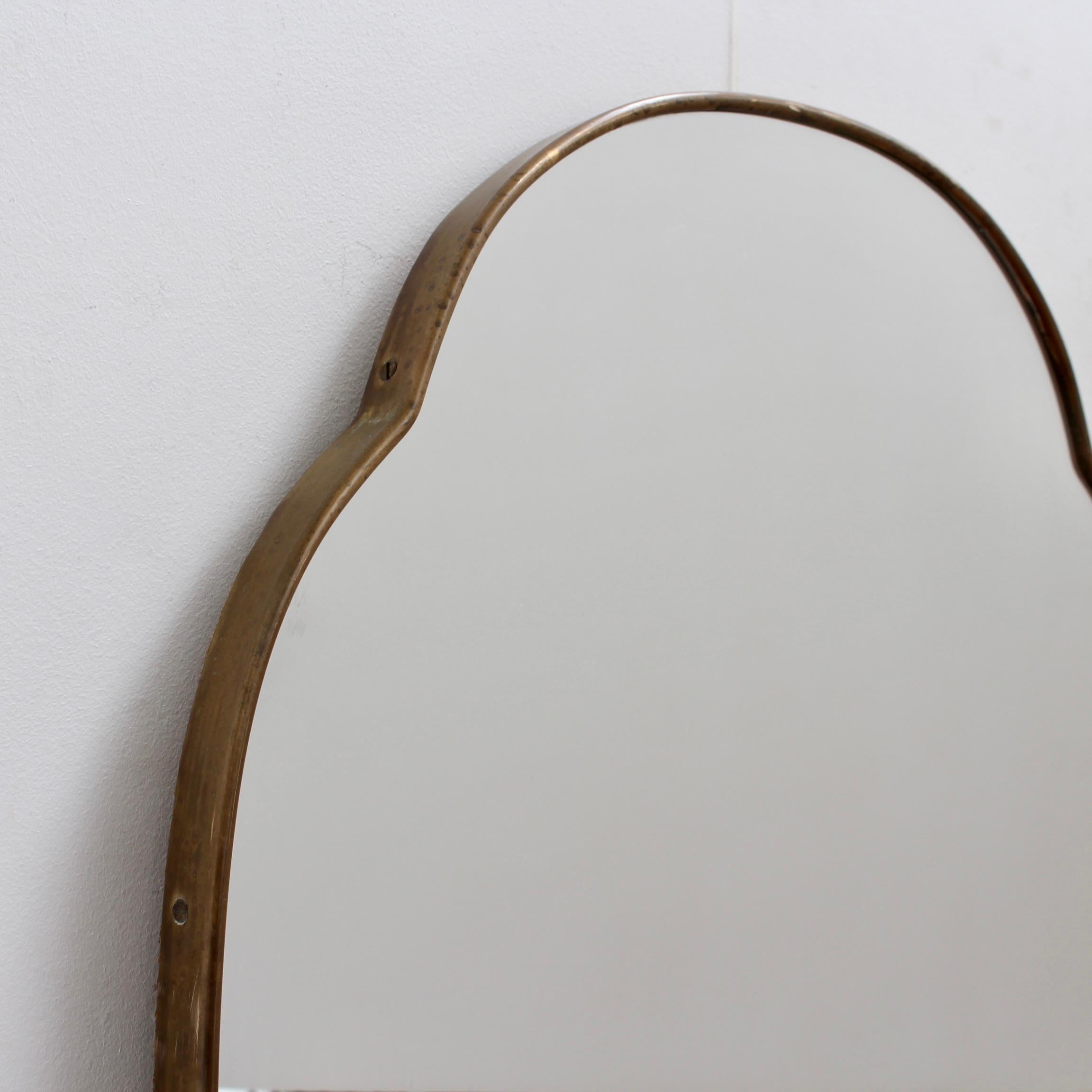 Mid-Century Italian Wall Mirror with Brass Frame (circa 1960s) For Sale 4