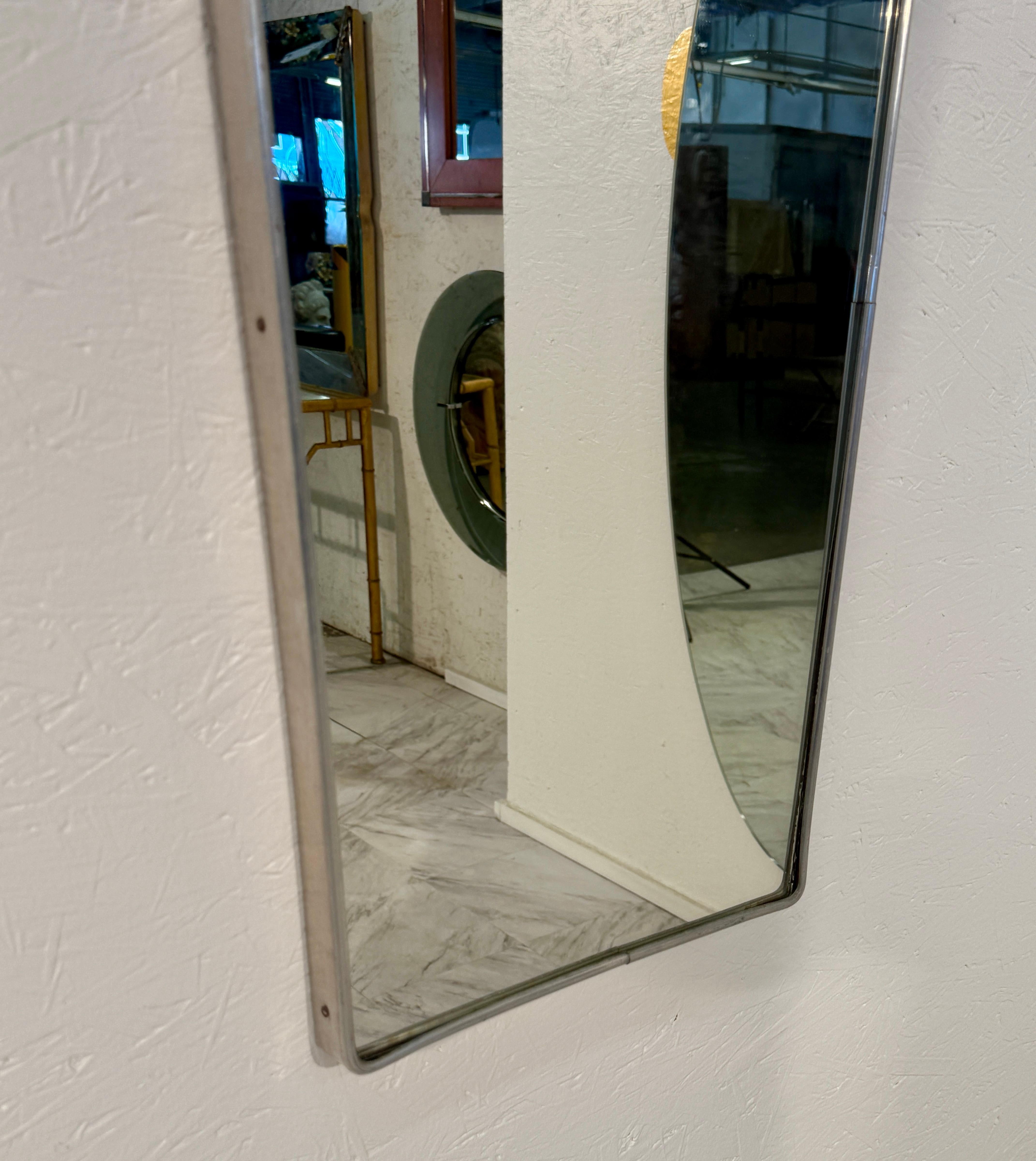 Miroir mural italien du milieu du siècle avec cadre chromé, années 1960 Bon état - En vente à Los Angeles, CA