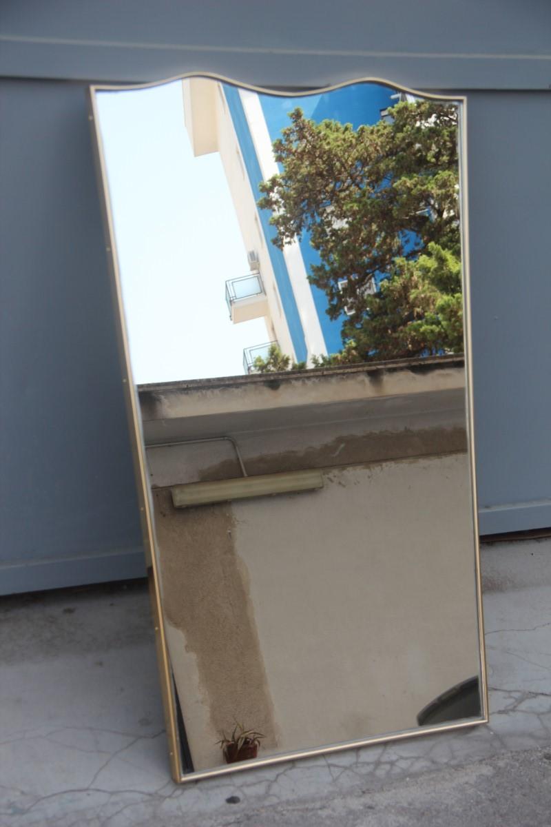 Midcentury Italian Wall Mirror with Corrugated Brass Frame Gold 1950 Horizontal In Good Condition In Palermo, Sicily