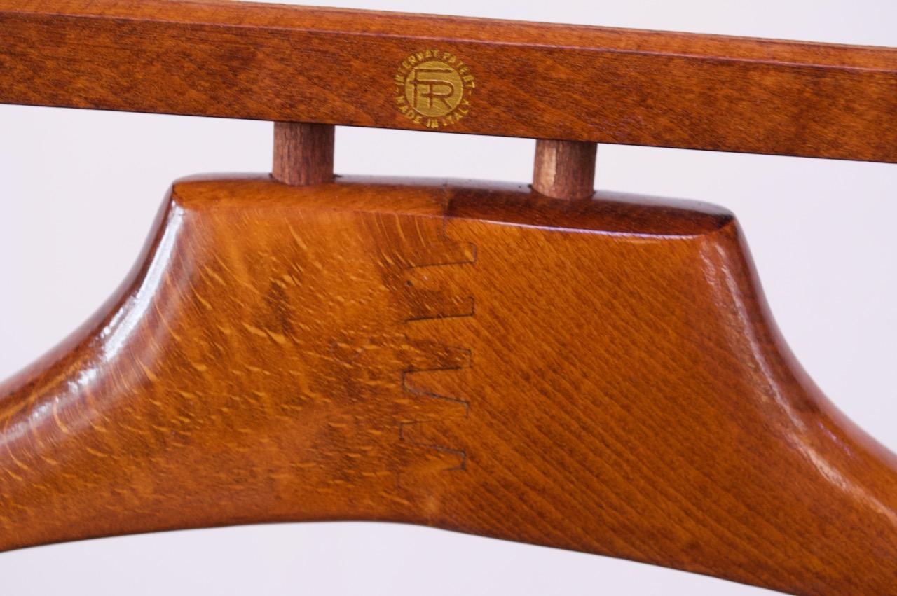 Midcentury Italian Walnut Valet by Fratelli Reguitti in the Style of Ico Parisi 8