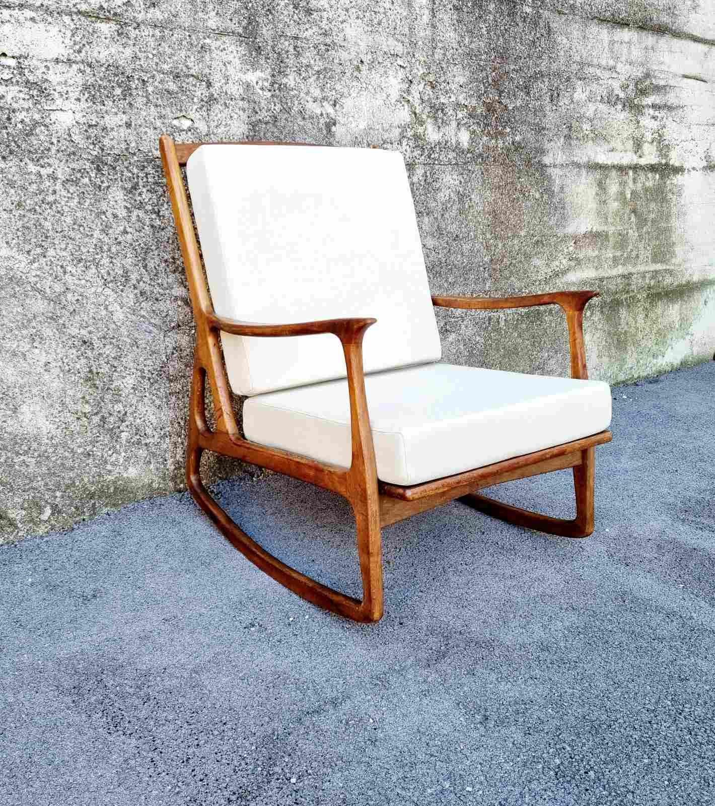 Mid Century Italian Walnut Wood Rocking Chair, Italy 60s 1