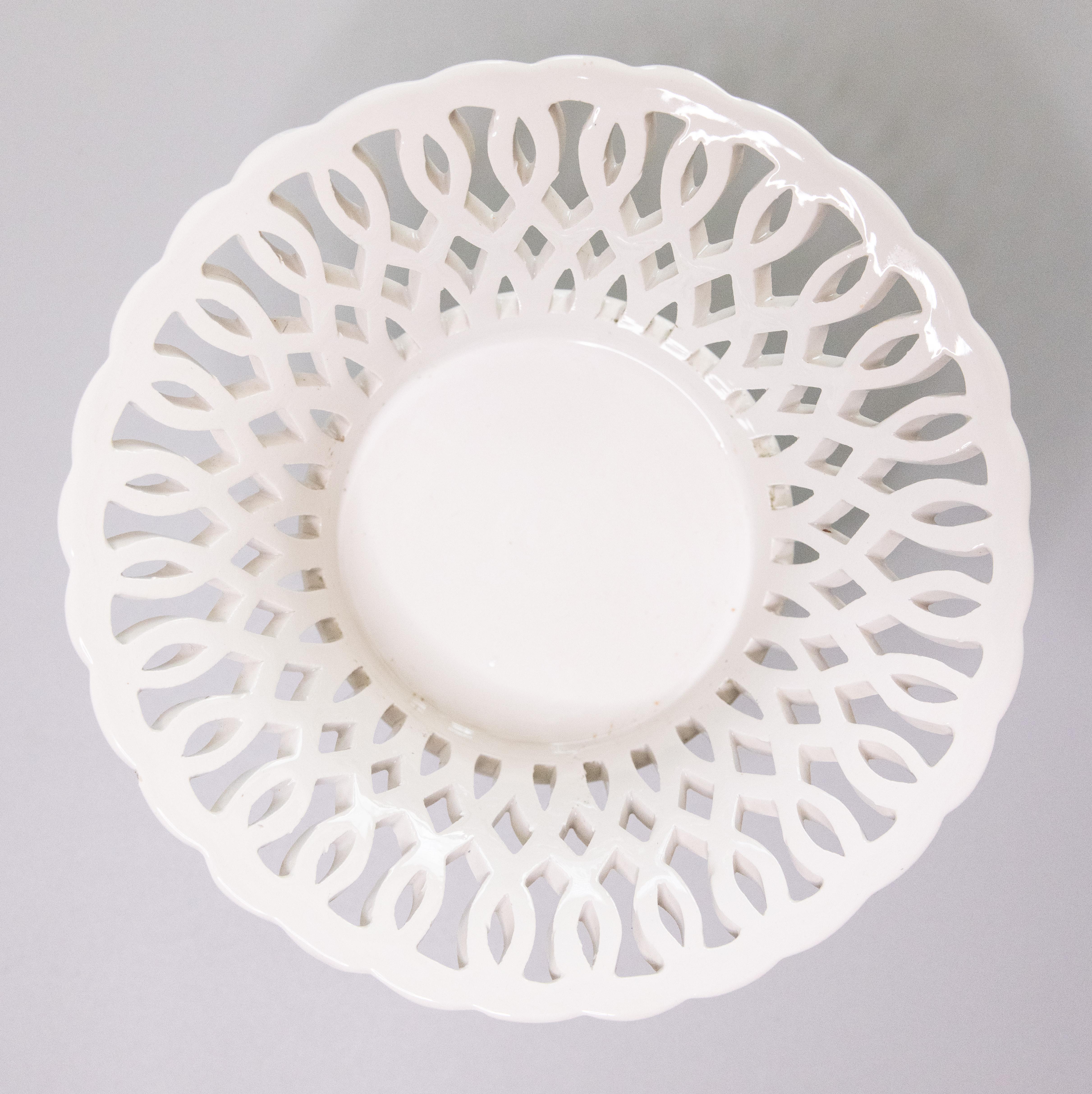 Cuit Compotier italien du milieu du siècle en porcelaine blanche Blanc De Chine en vente