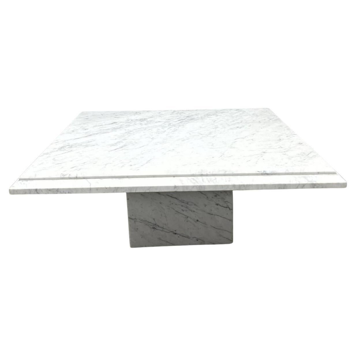 Mesa baja italiana de mediados de siglo de mármol cuadrado blanco de Carrara
