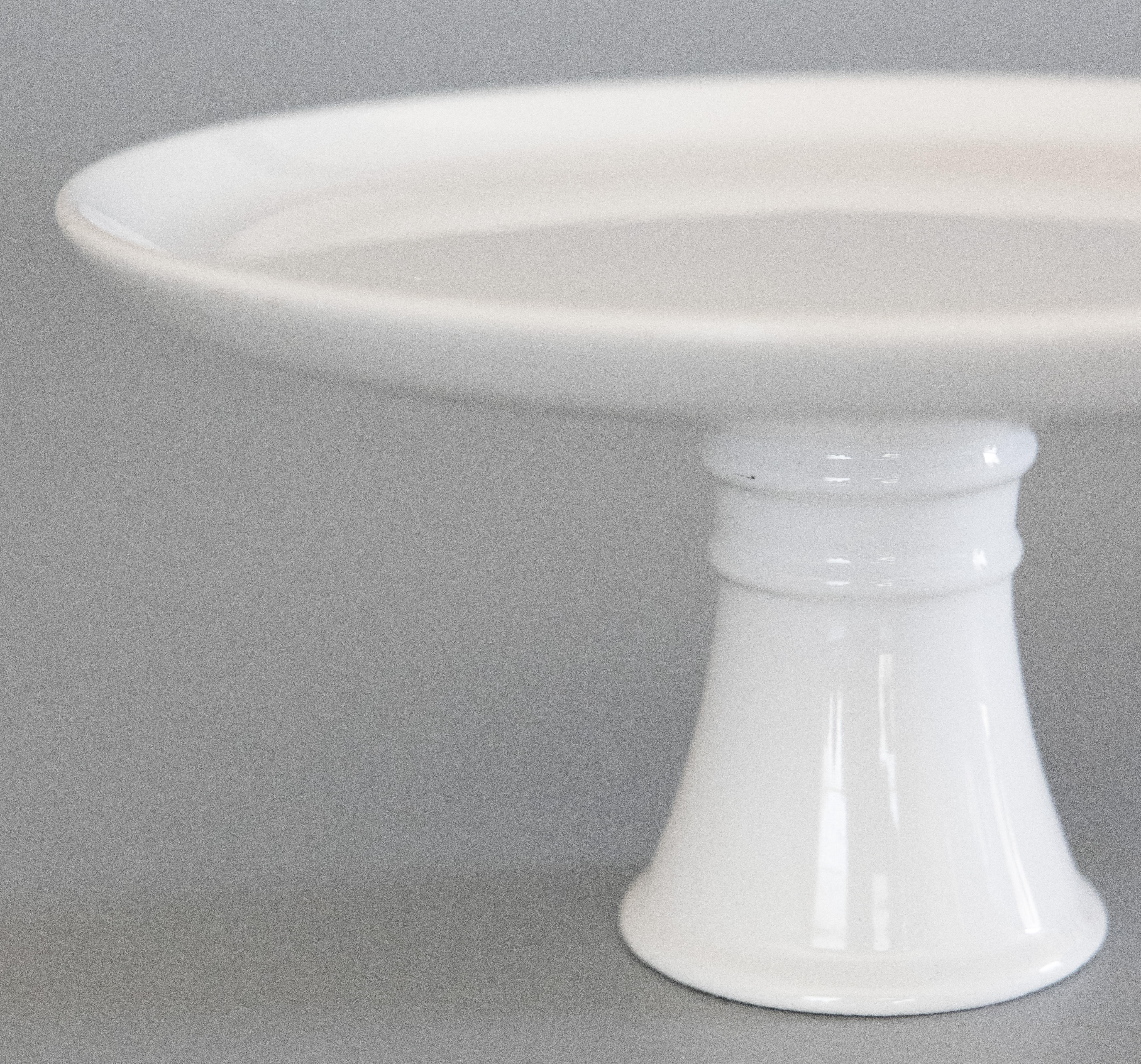 Mid-Century Italian White Ceramic Pedestal Cake Stand circa 1950 In Good Condition For Sale In Pearland, TX