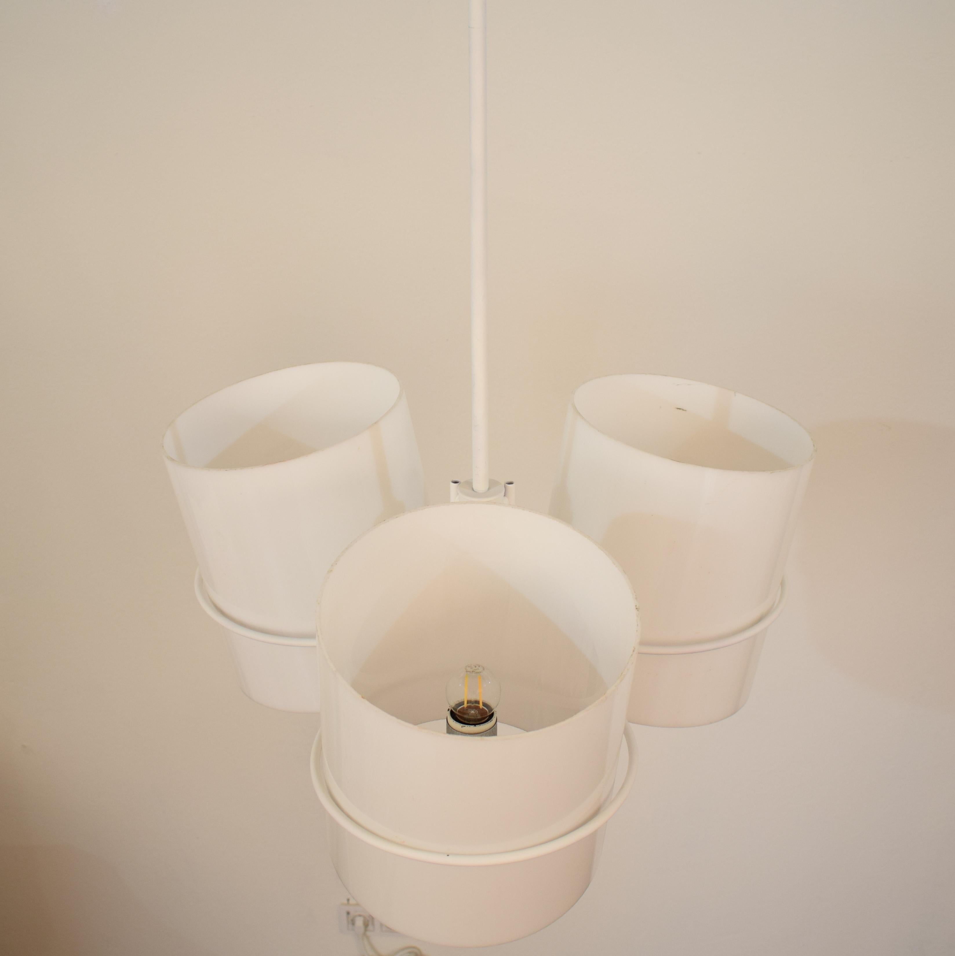 Lacquered Midcentury Italian White Metal and Acrylic Tubes Chandelier Pendant, circa 1970