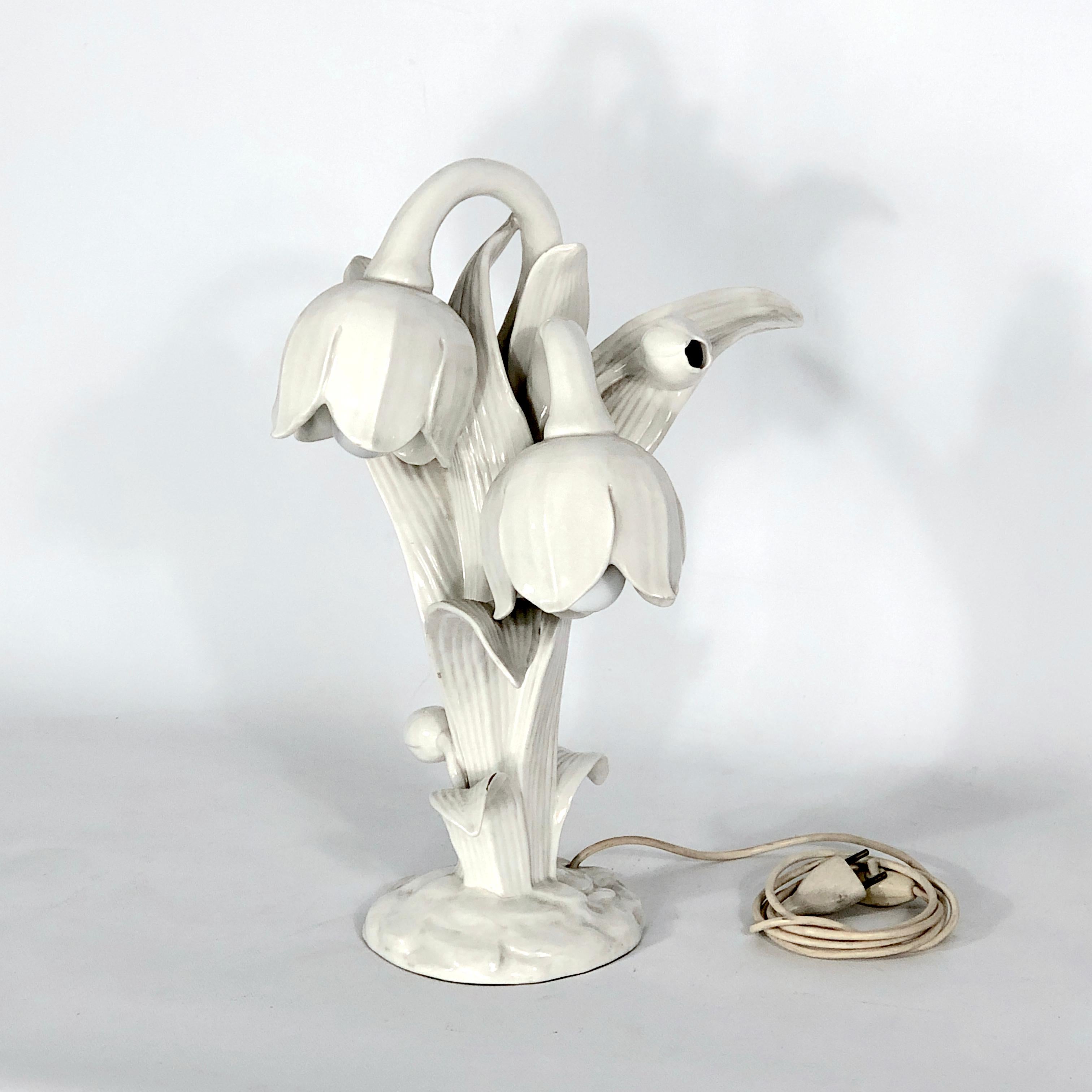 Art Deco Mid-century Italian White Porcelain table lamp from 30s For Sale