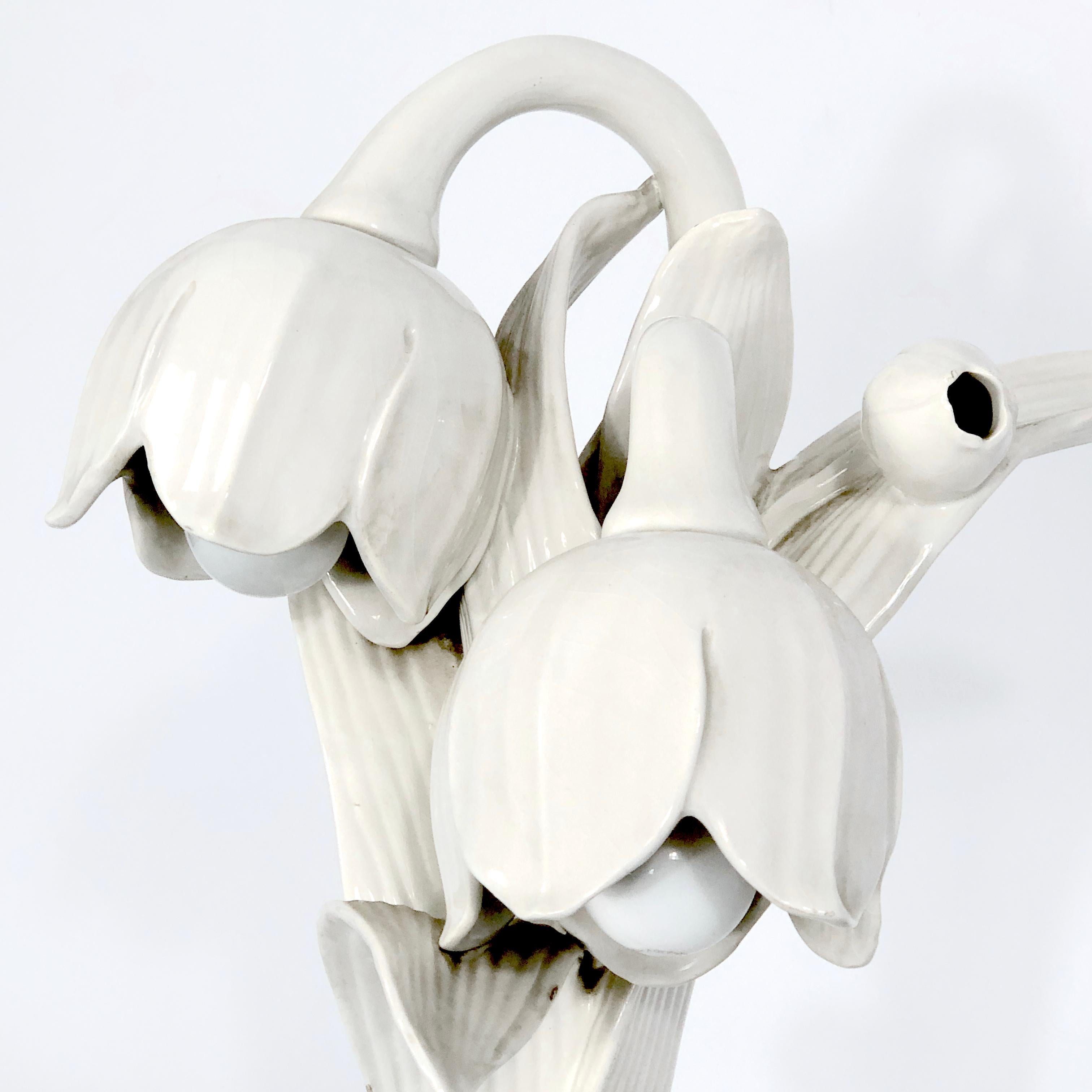 Mid-century Italian White Porcelain table lamp from 30s For Sale 2