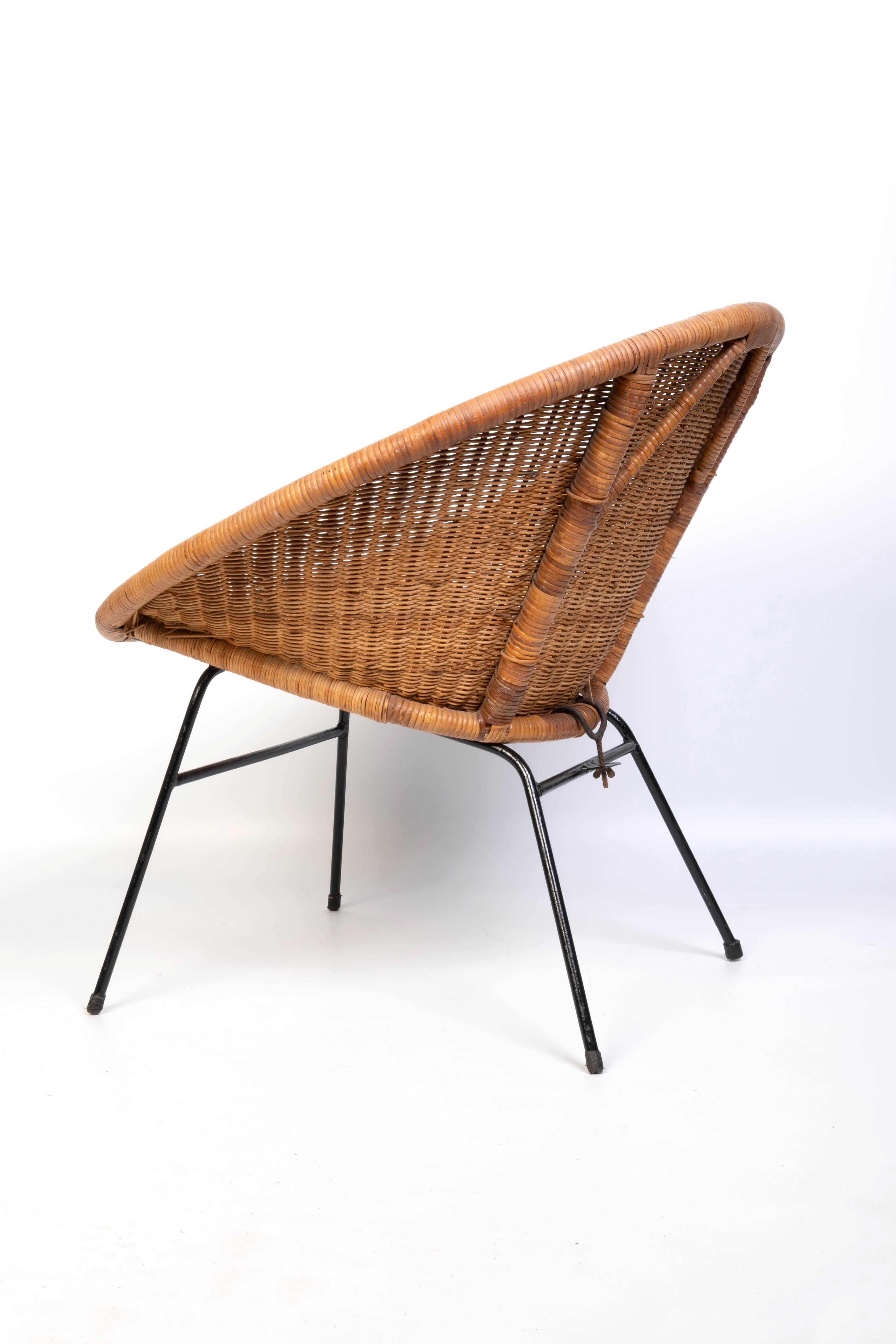Rotin Chaise longue italienne du milieu du siècle en osier et en fer, C.1960 en vente