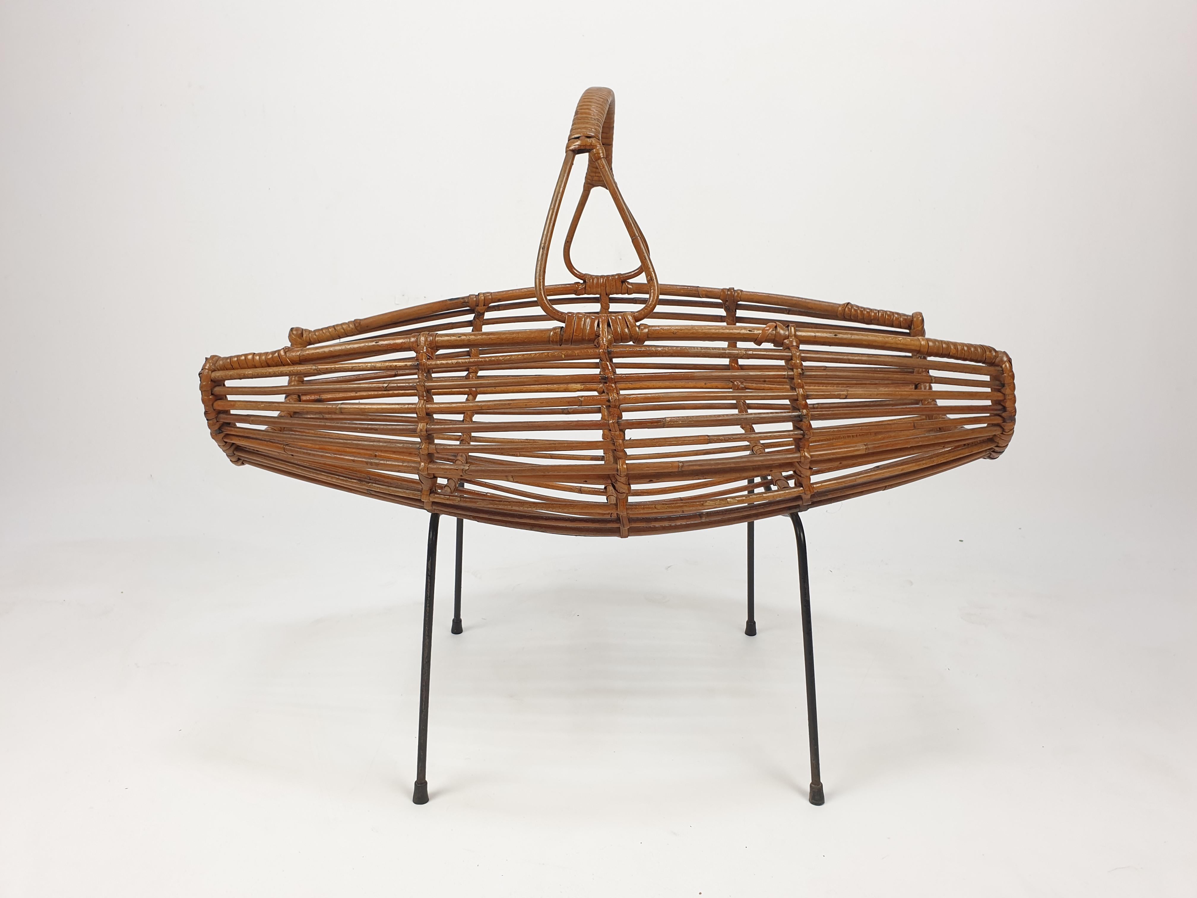 Mid-Century Modern Mid Century Italian Wicker Rattan Magazine Rack, 1950s