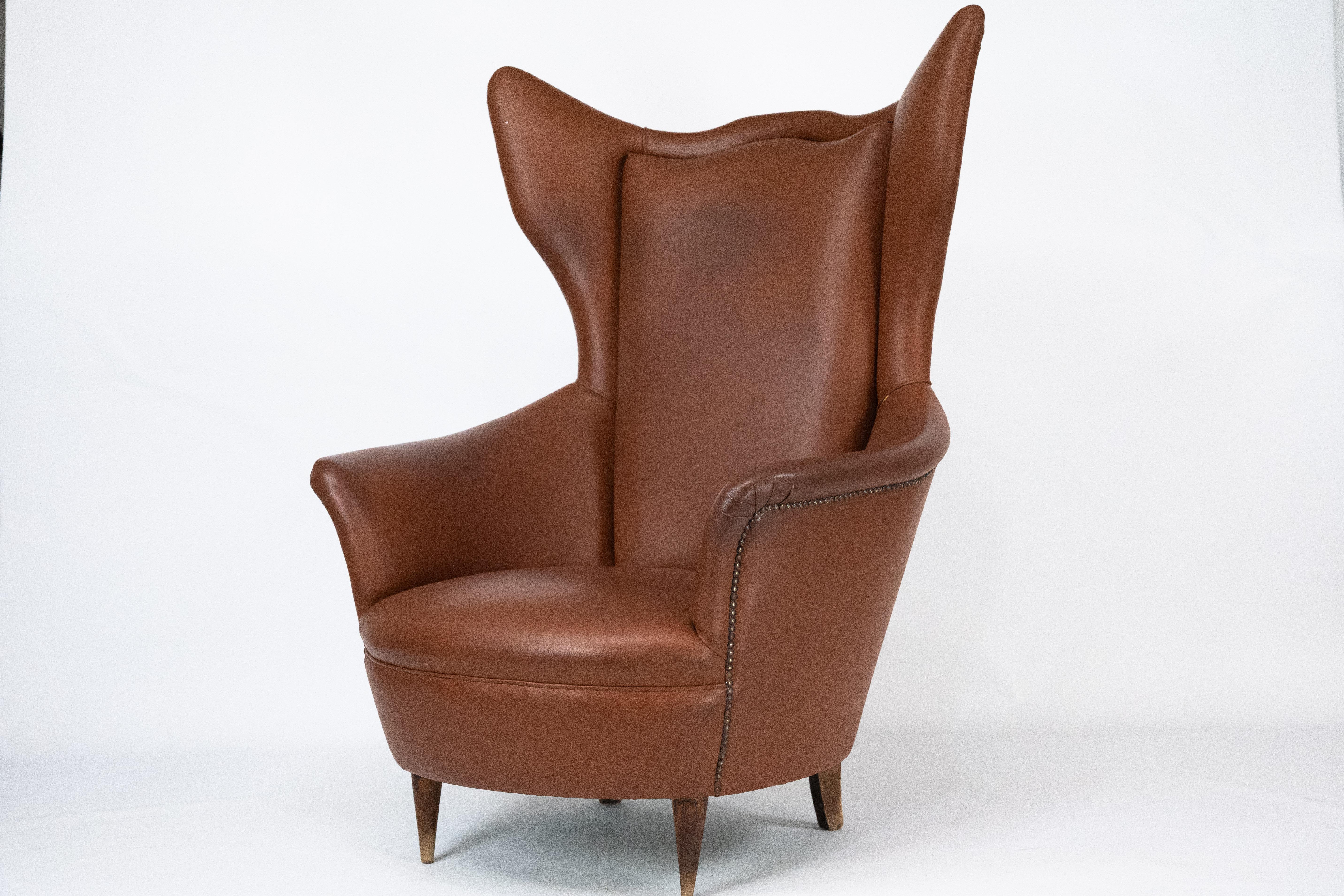 Fauteuil à dossier en simili-cuir, Italie du milieu du siècle, 1950 Bon état - En vente à Catania, CT