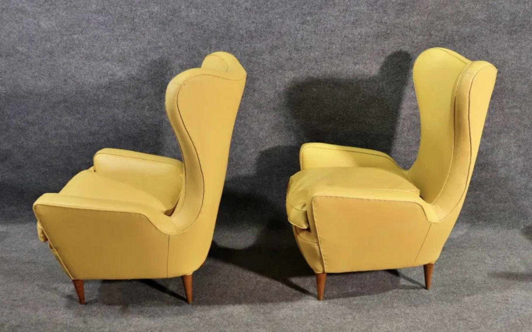 Mid-Century moderno Sedie Wingback italiane di metà secolo in vendita