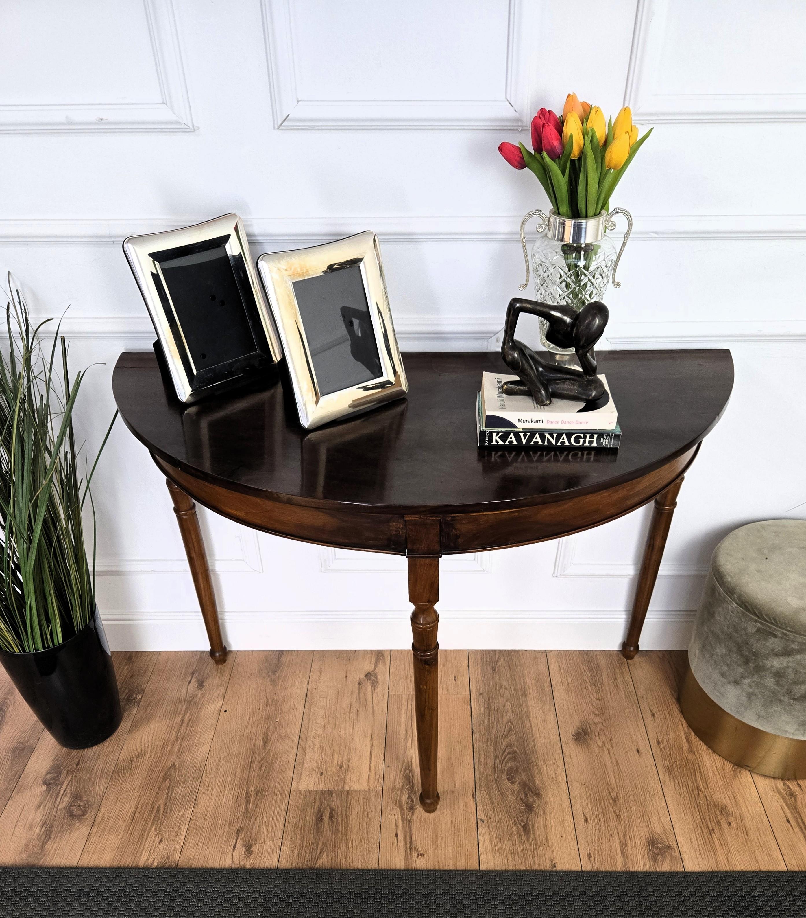 Mid-Century moderno Tavolino Console da Parete Demi Lune in legno italiano del metà secolo in vendita