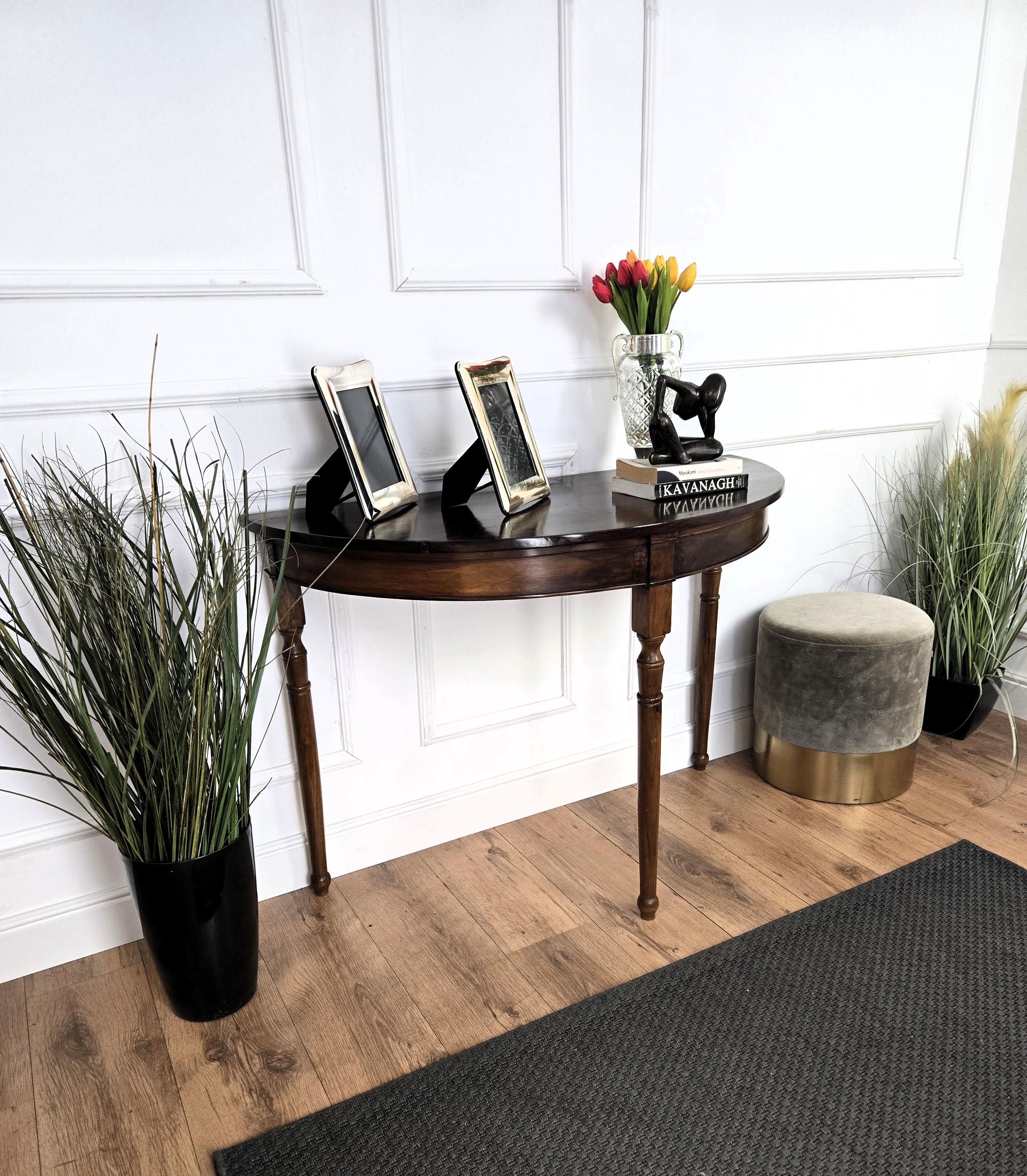 Tavolino Console da Parete Demi Lune in legno italiano del metà secolo In condizioni buone in vendita a Carimate, Como