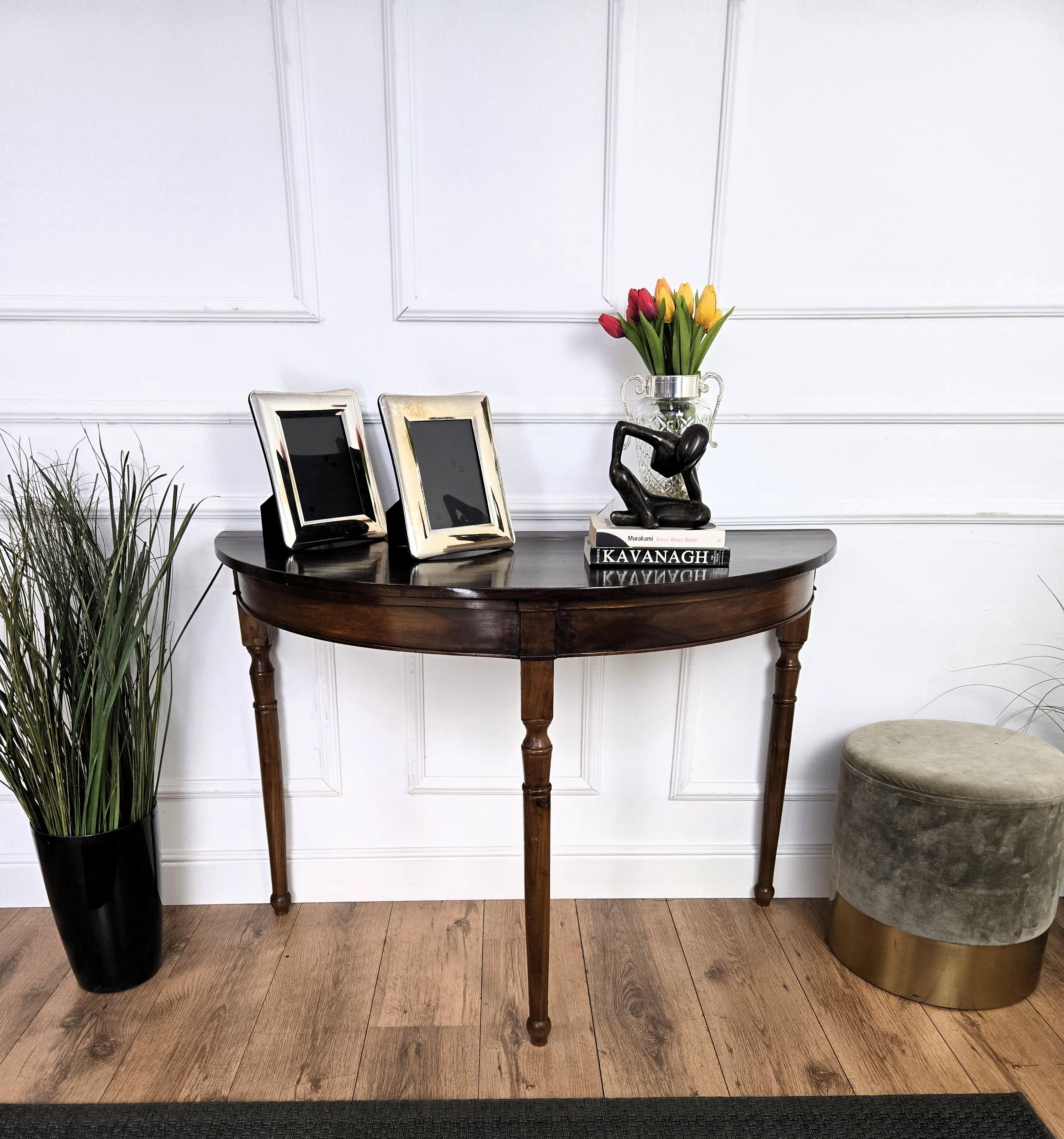 XX secolo Tavolino Console da Parete Demi Lune in legno italiano del metà secolo in vendita