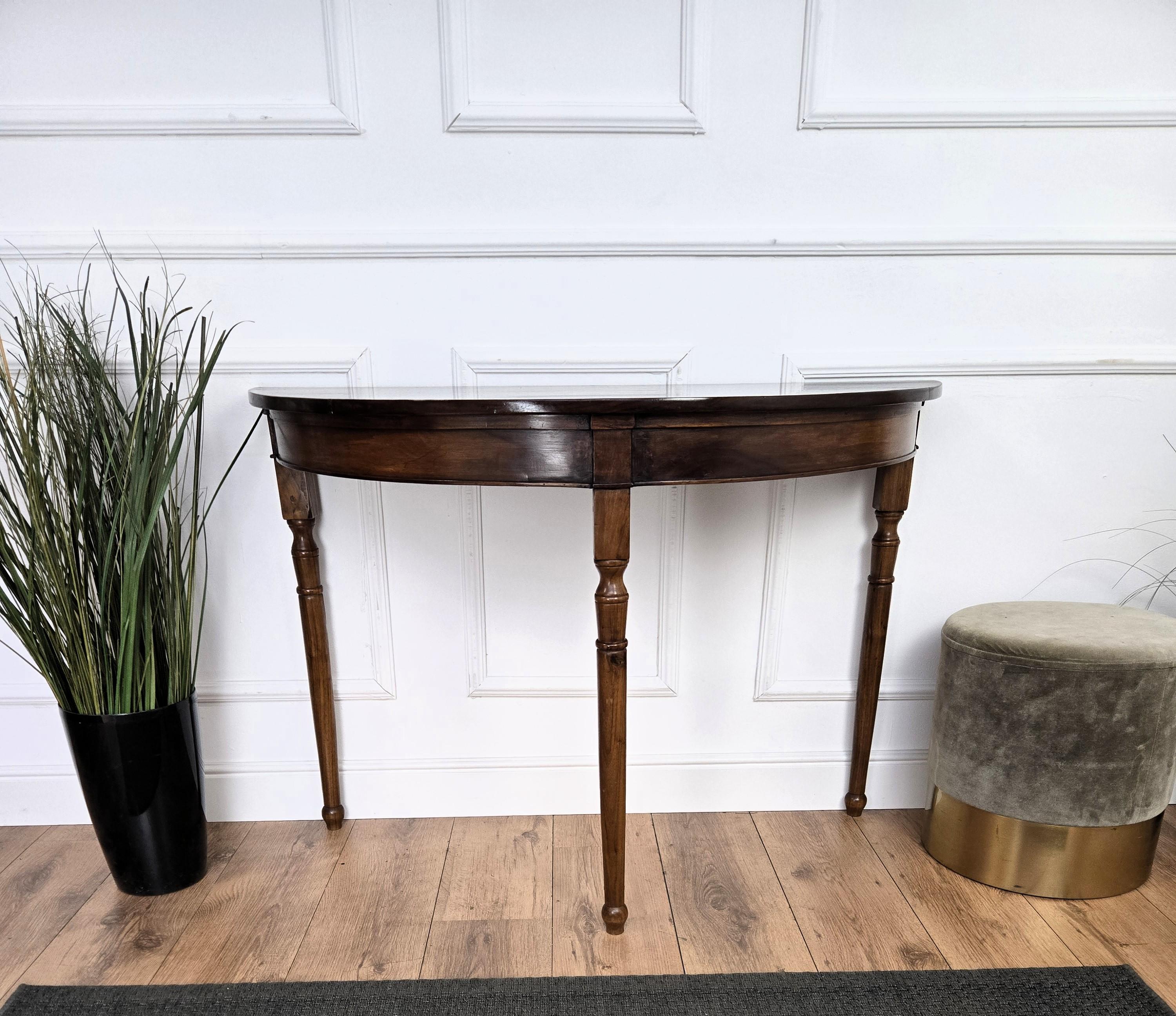 Legno Tavolino Console da Parete Demi Lune in legno italiano del metà secolo in vendita