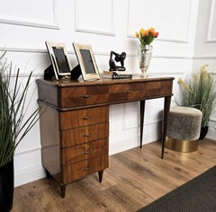 Console murale italienne du milieu du siècle, avec plateau en verre et incrustations en bois, servant de bureau, de coiffeuse ou de table de maquillage