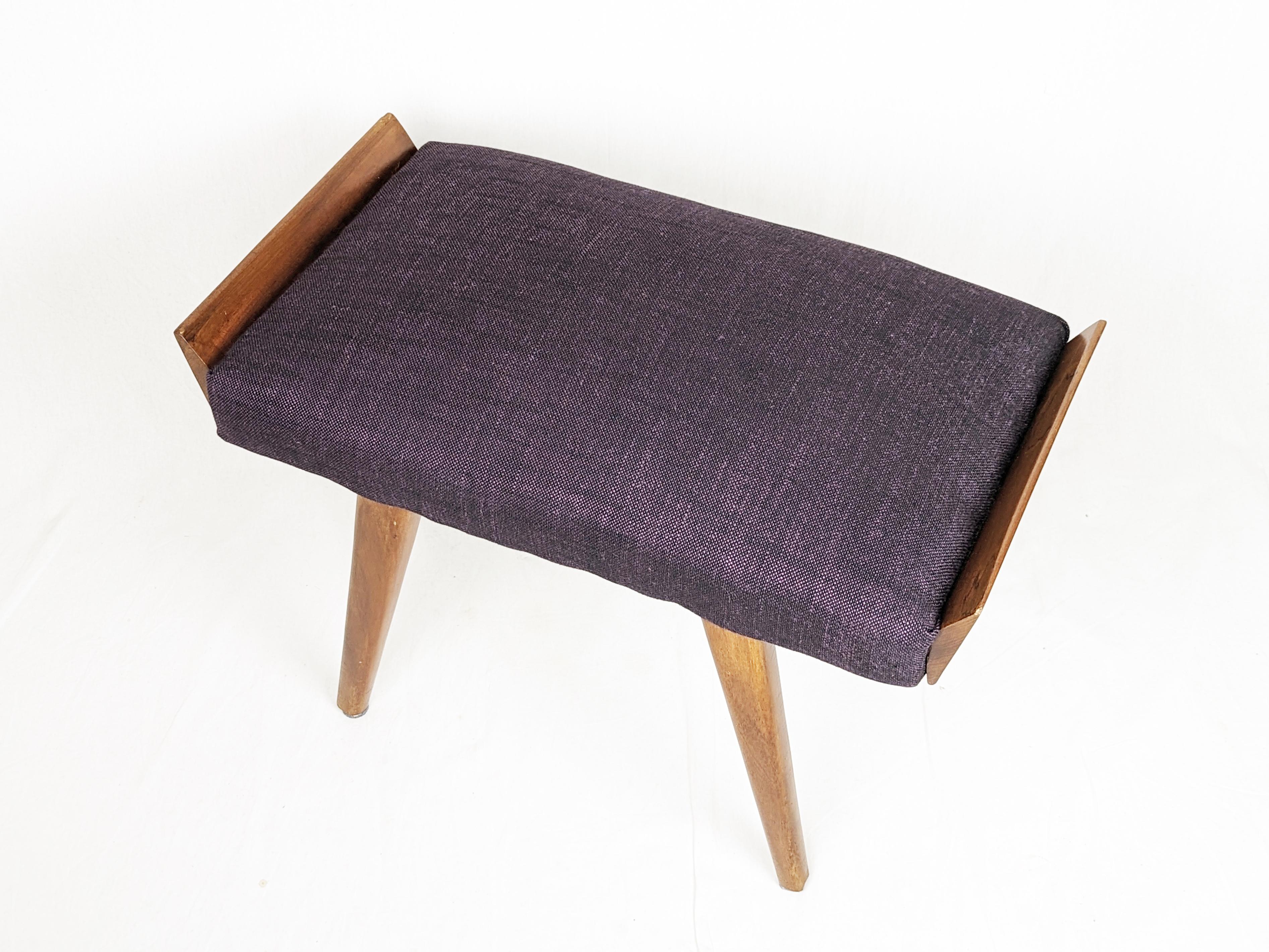 Mid-Century Italian wood & purple fabric Low Stool or Ottoman In Good Condition For Sale In Varese, Lombardia
