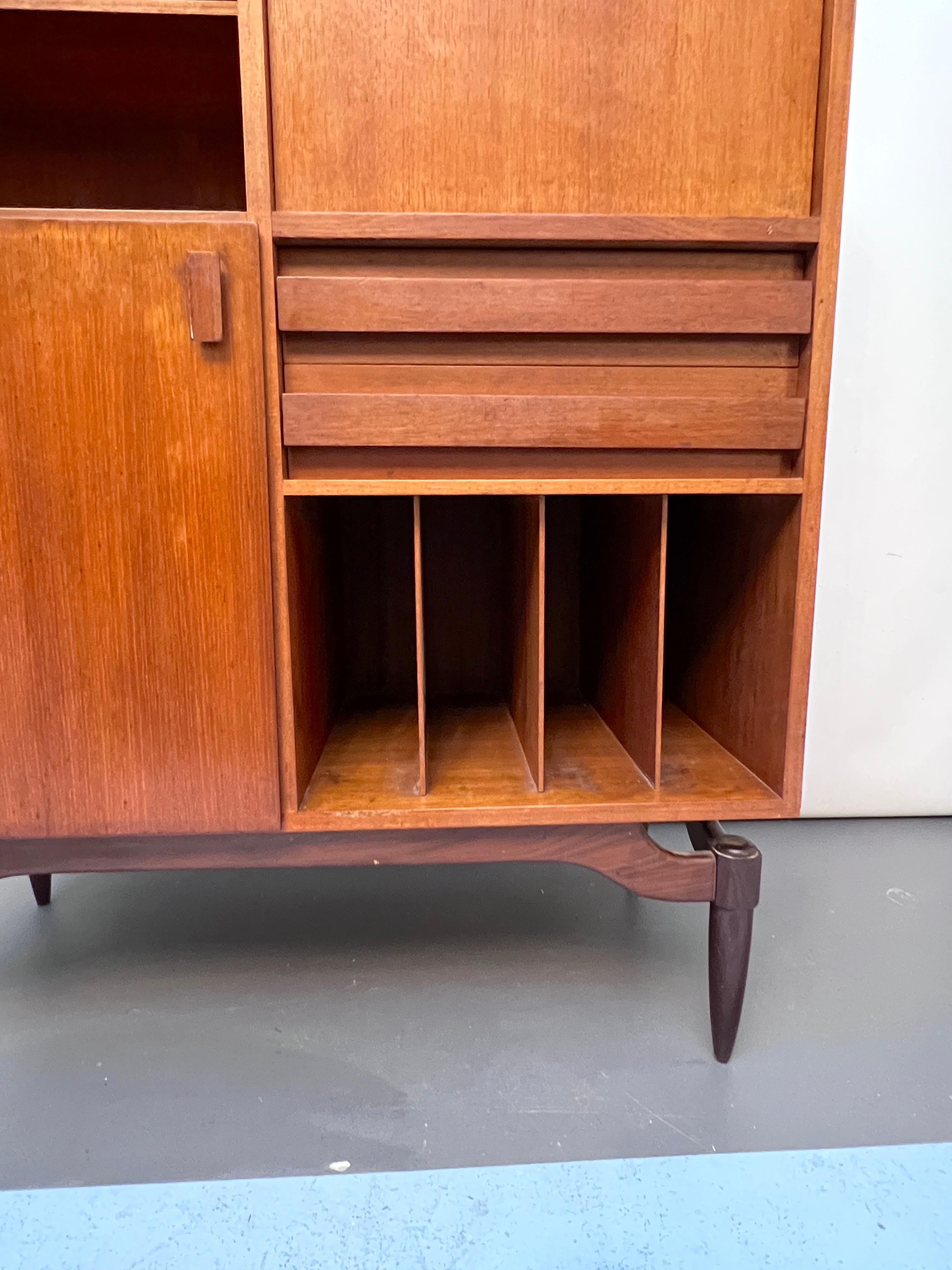 Mid-Century Italian Wood Sideboard from 50s For Sale 3