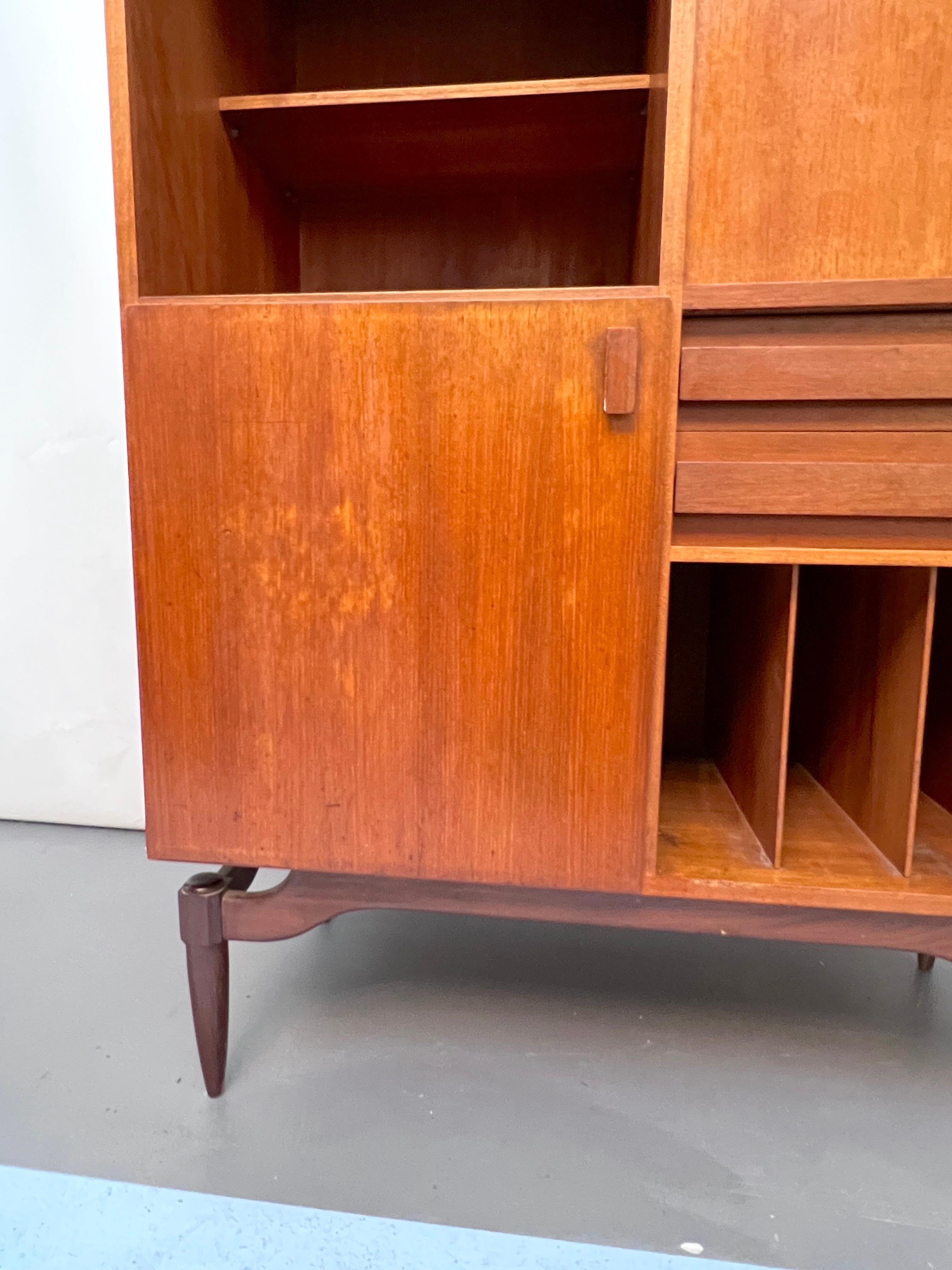 Mid-Century Italian Wood Sideboard from 50s For Sale 4