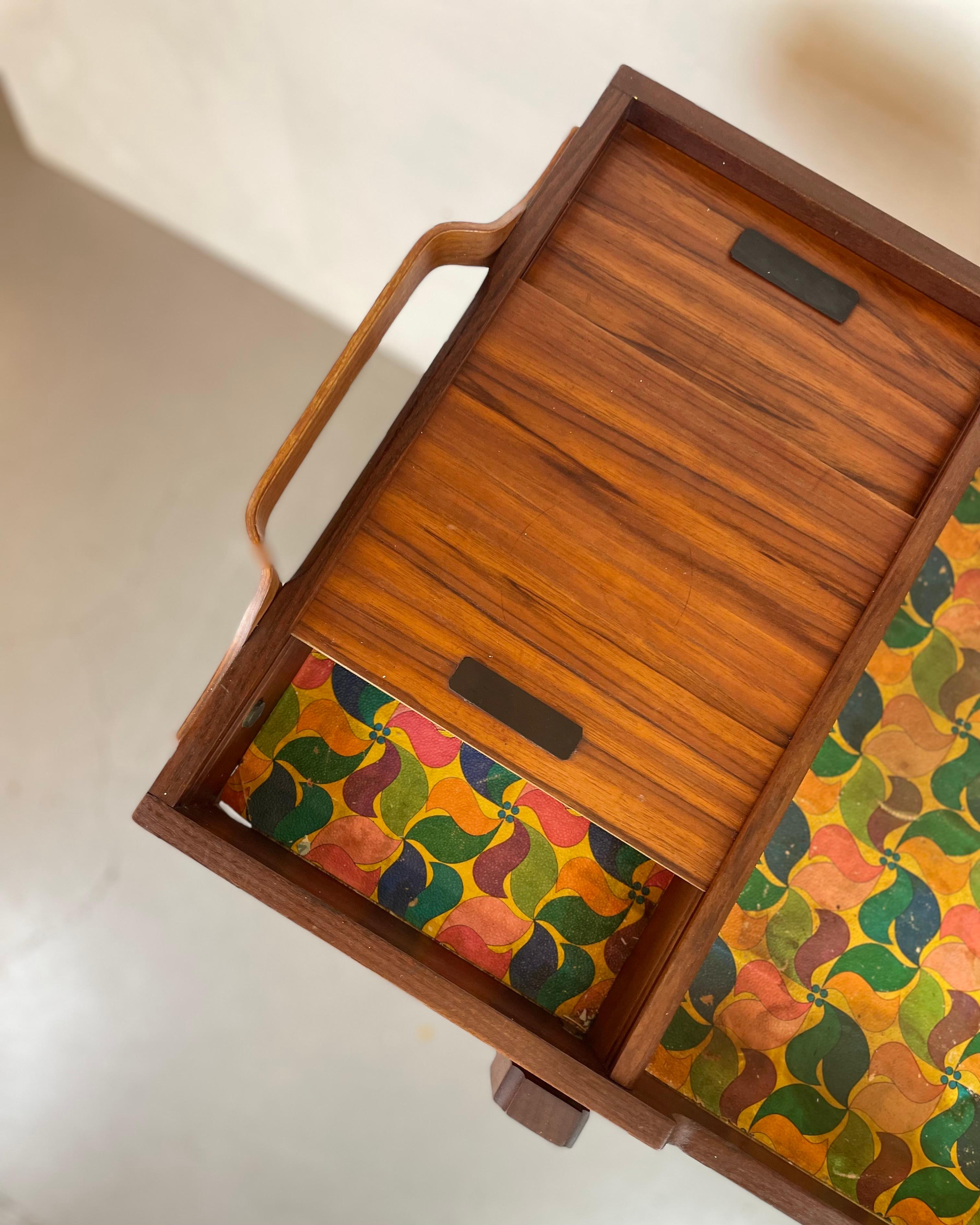 Carrito de bar de madera italiano de mediados de siglo, años 60 en venta 10