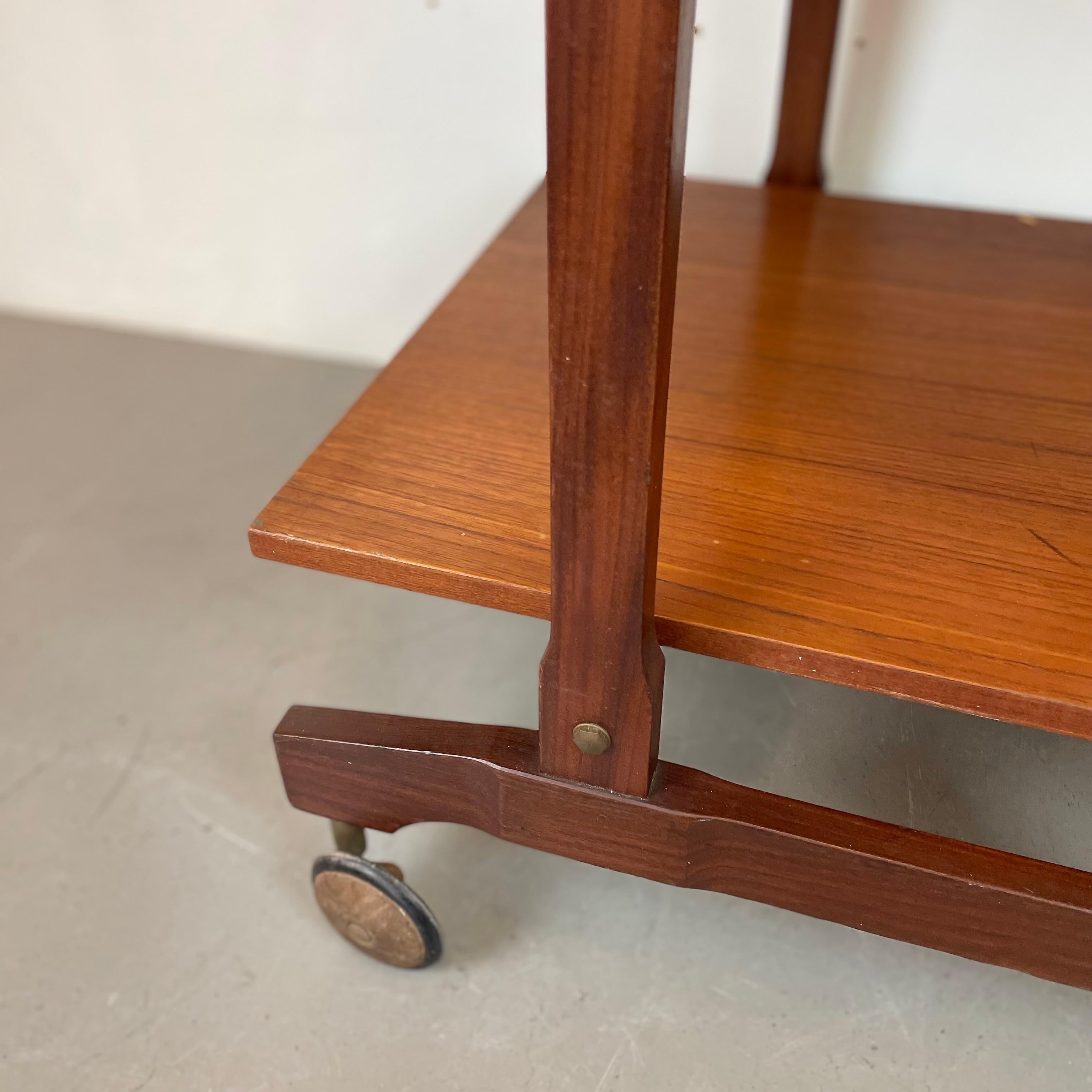 Carrito de bar de madera italiano de mediados de siglo, años 60 en venta 2