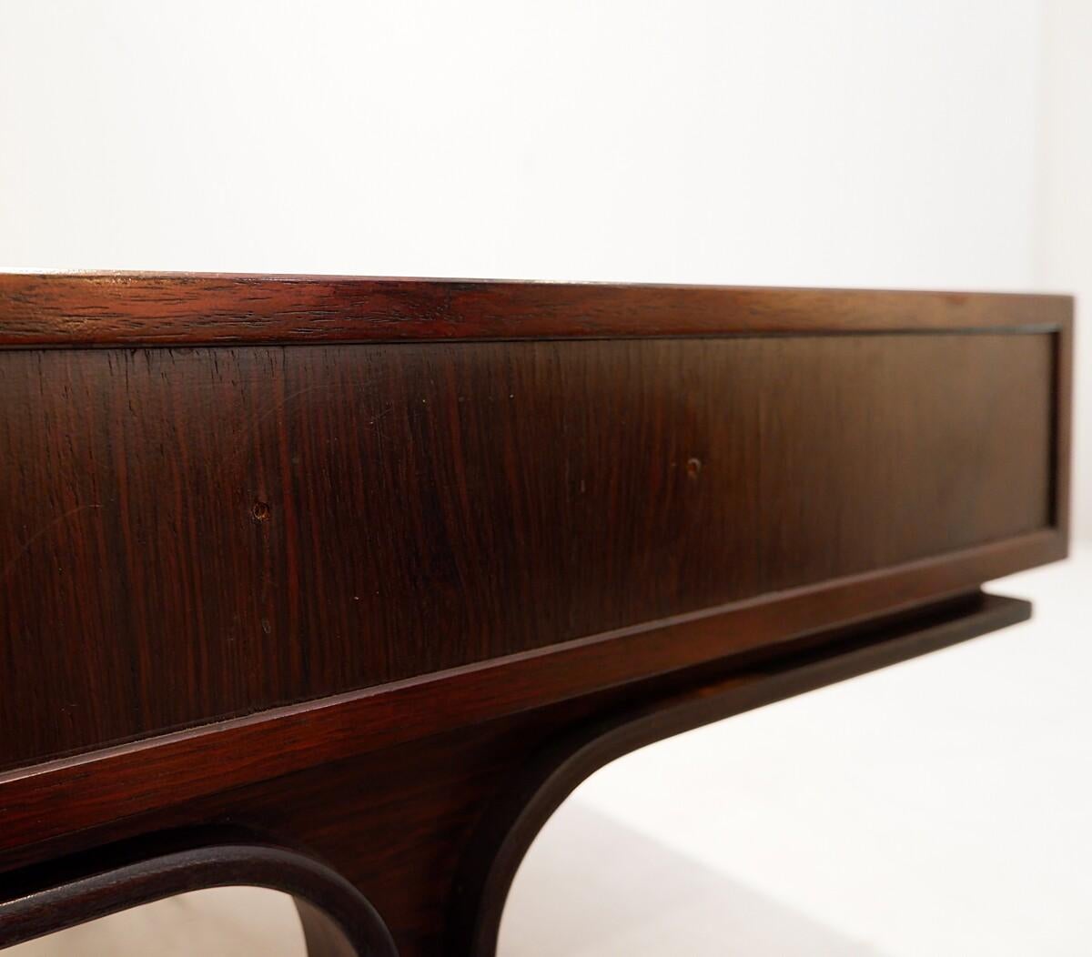 Tavolino da caffè in legno italiano del Mid-Century di Gianfranco Frattini per Bernini, 1960 in vendita 3