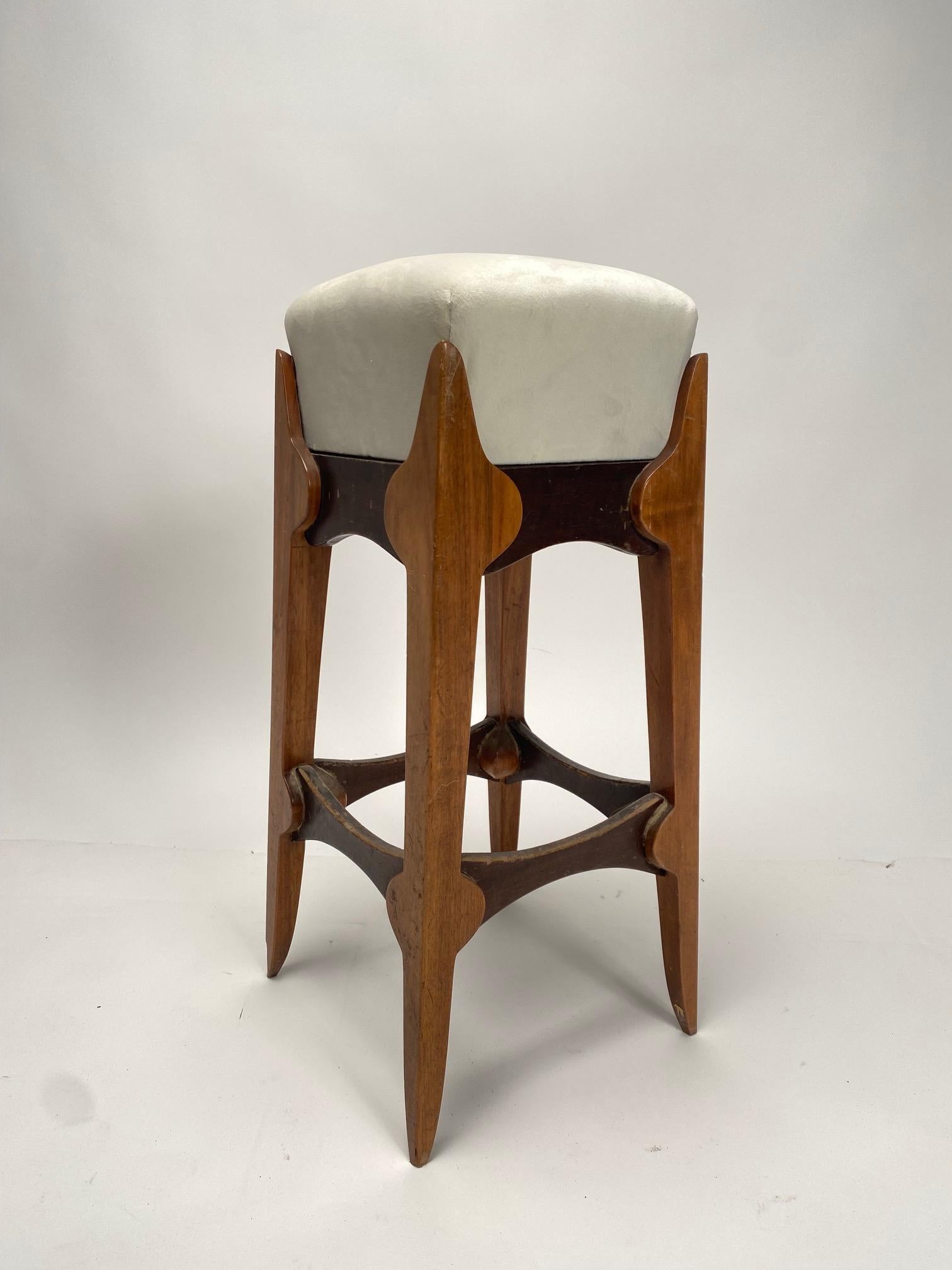 Mid-Century Italian wooden stool, velvet seat. 1950s In Good Condition For Sale In Argelato, BO