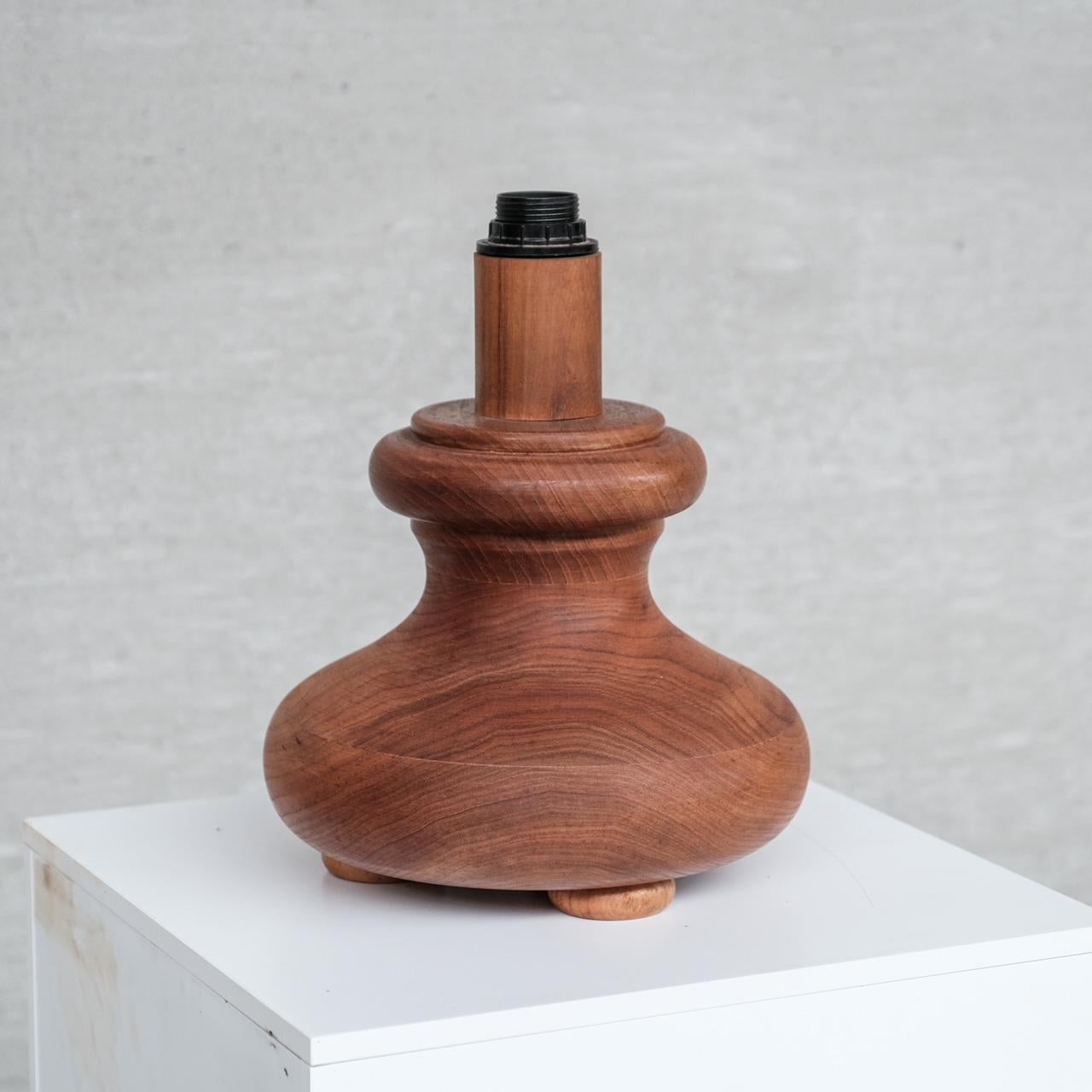 Lampe de table en bois italienne du milieu du siècle Bon état - En vente à London, GB